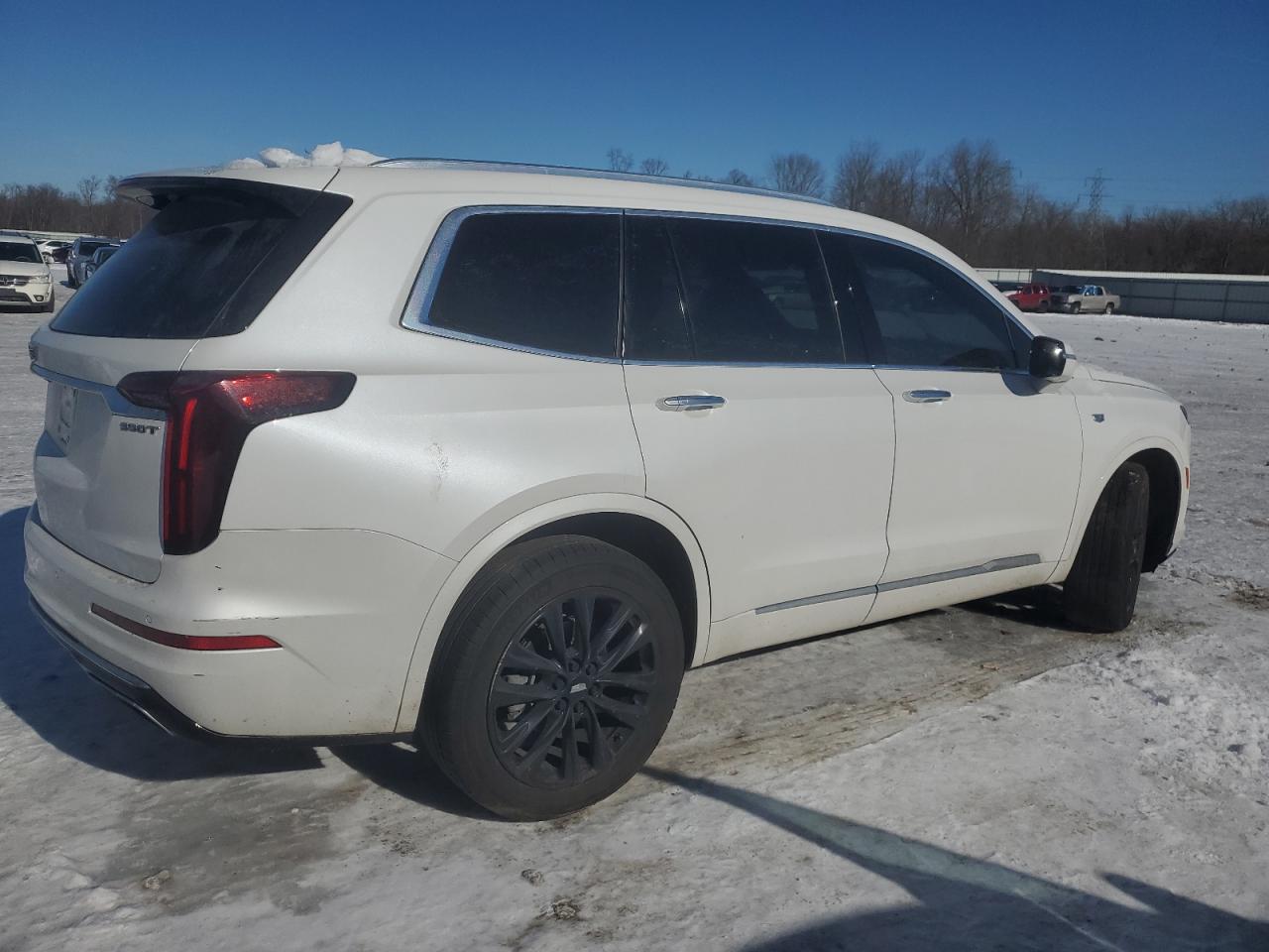 2022 Cadillac XT6 - Image 3