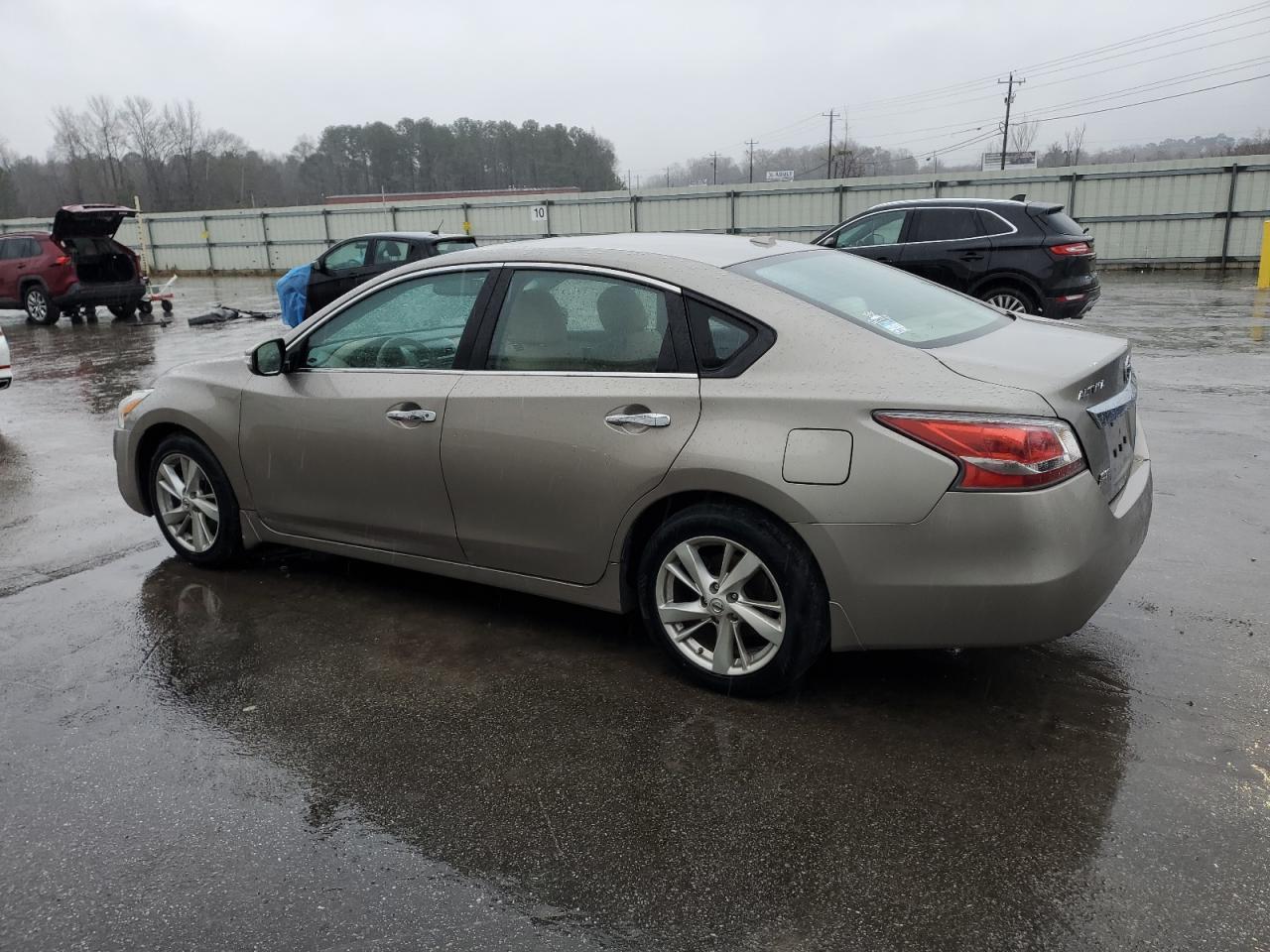 2014 Nissan Altima - Image 2