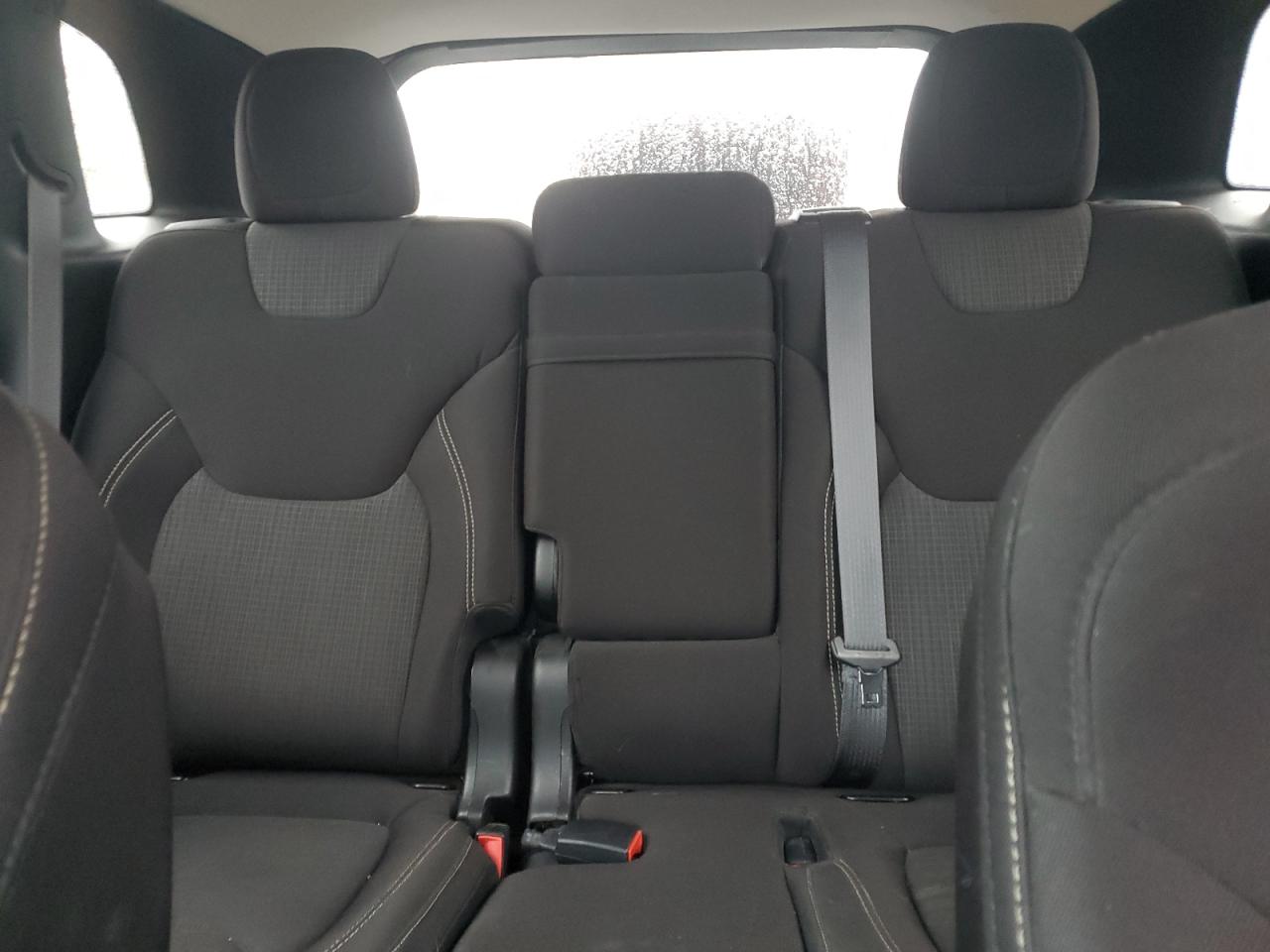 2015 Jeep Grand Cherokee - Image 10