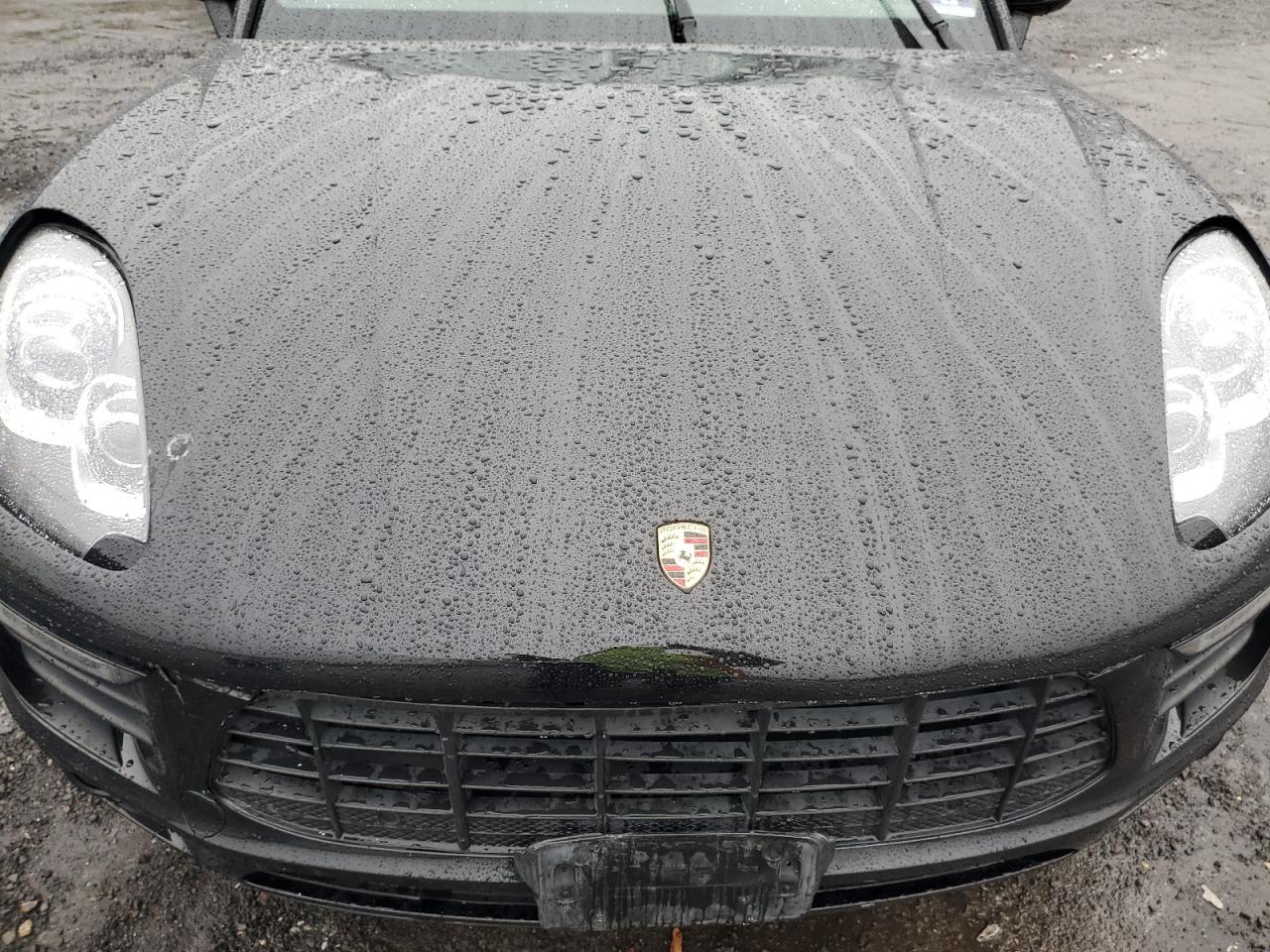 2018 Porsche Macan - Image 13