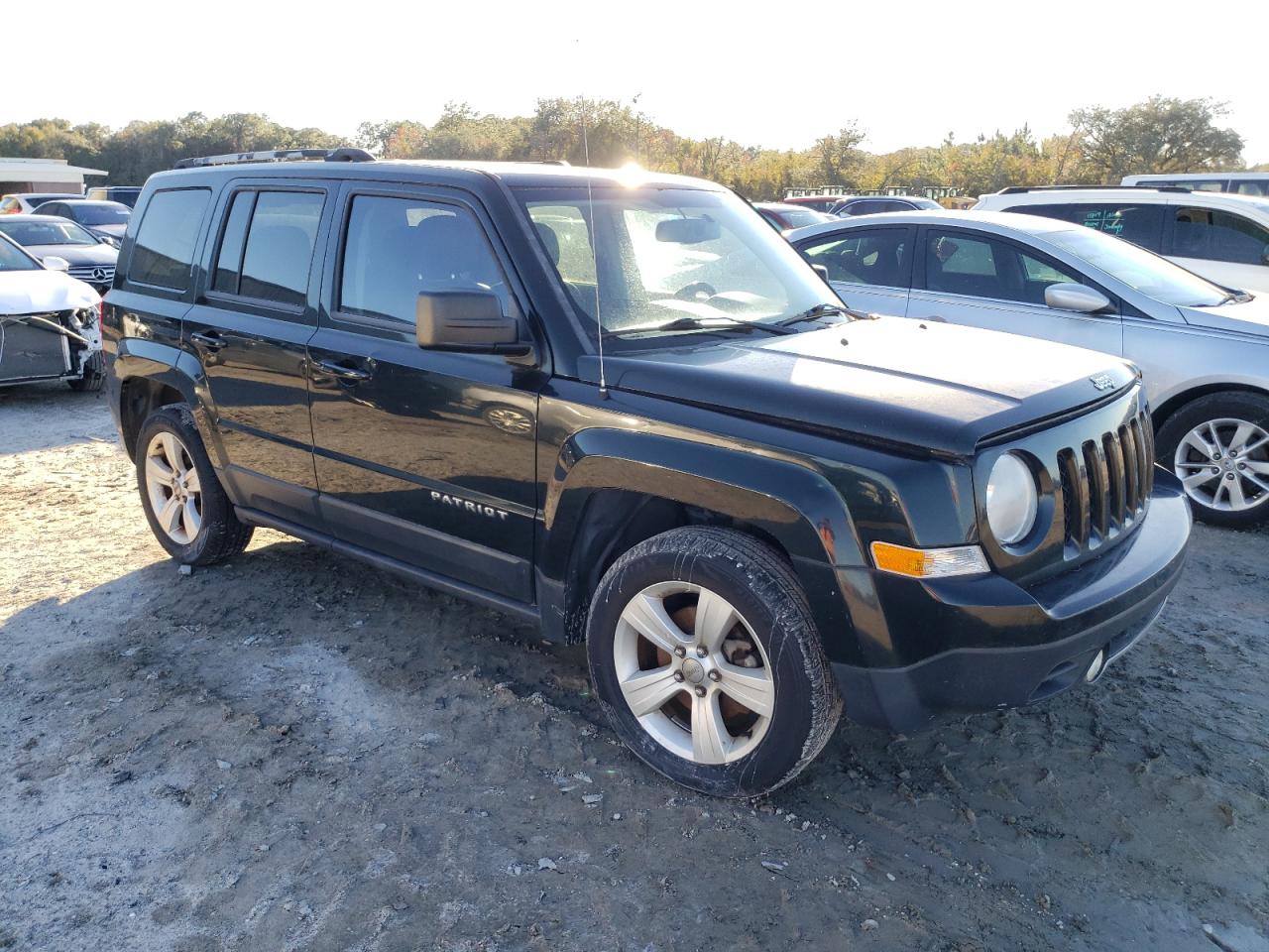 VIN 1C4NJPCB4DD178064 2013 JEEP PATRIOT no.4