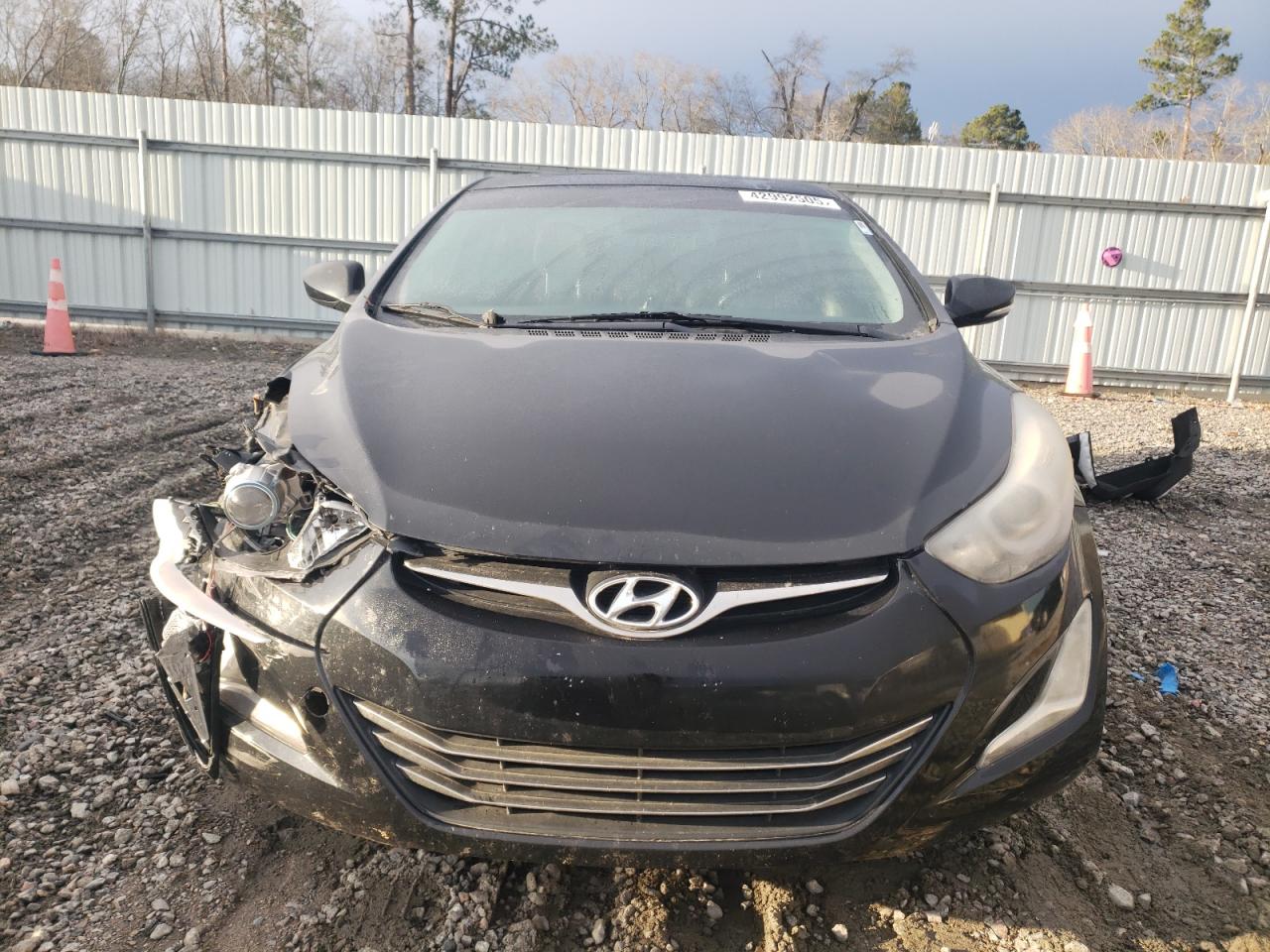 2015 Hyundai Elantra - Image 5