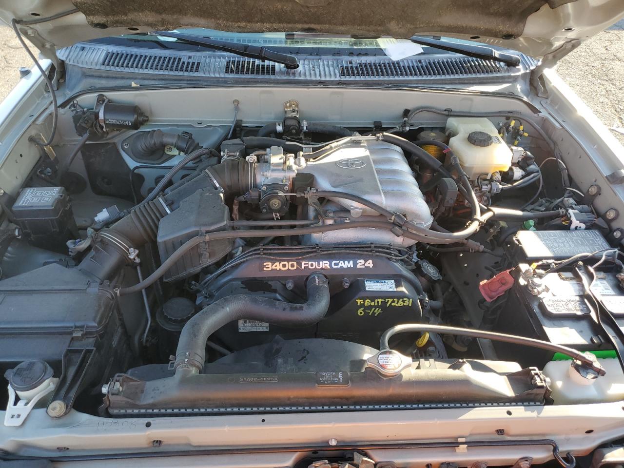 2002 Toyota 4Runner - Image 12