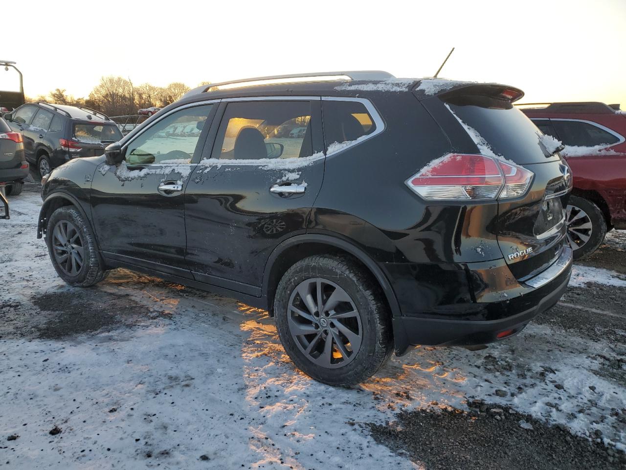 2016 Nissan Rogue - Image 2