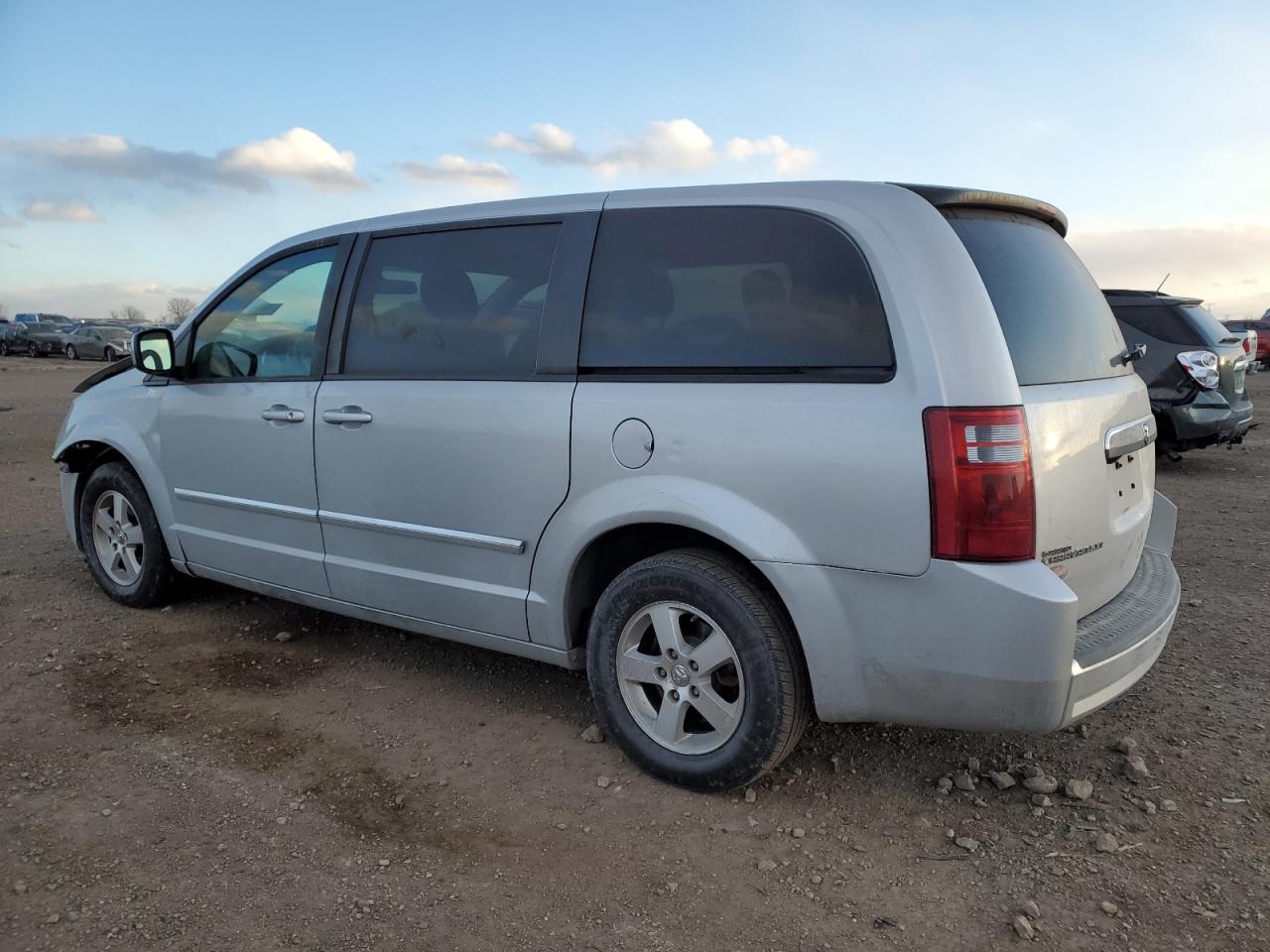 2008 Dodge Caravan - Image 2