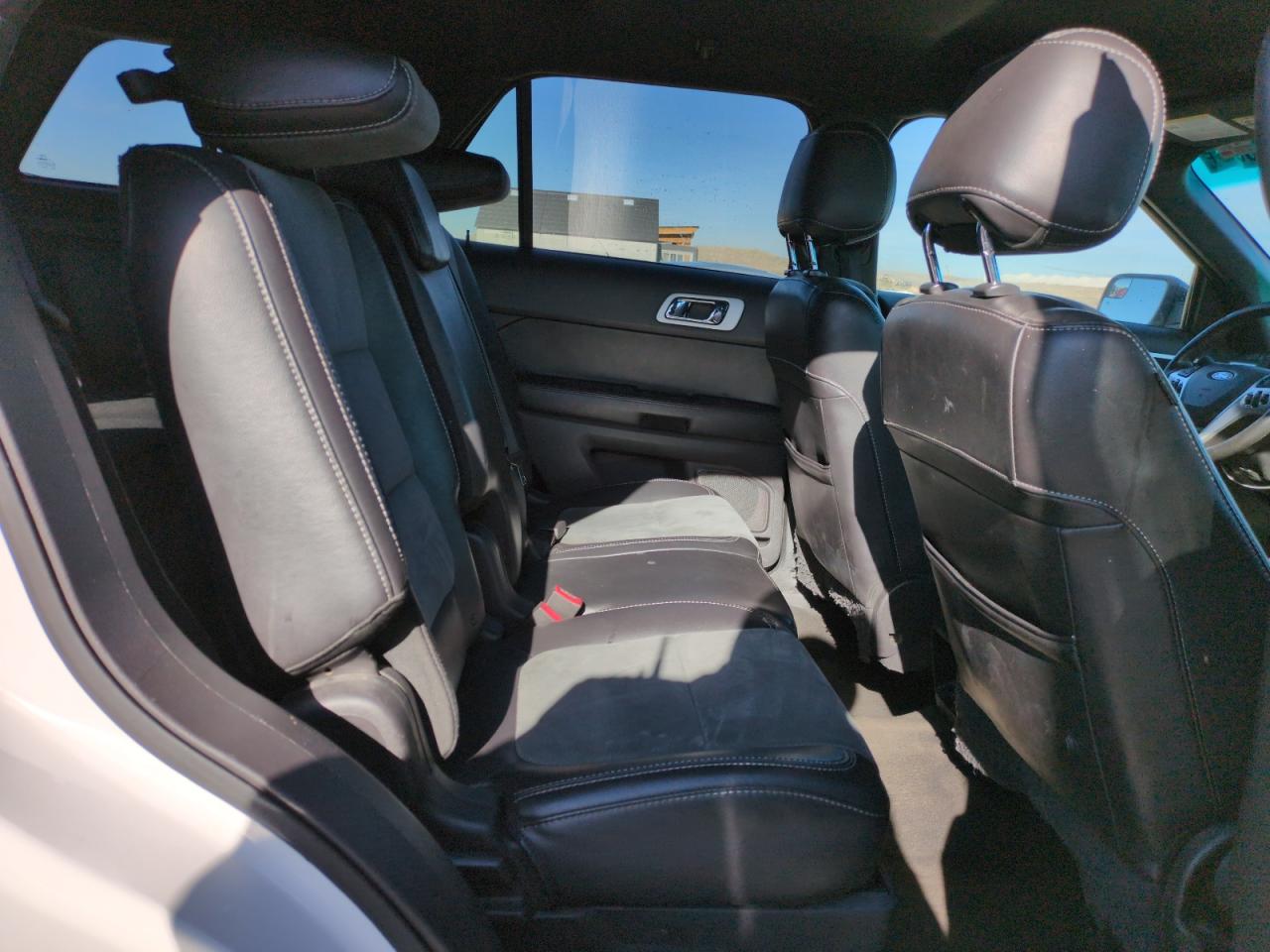 2015 Ford Explorer - Image 10