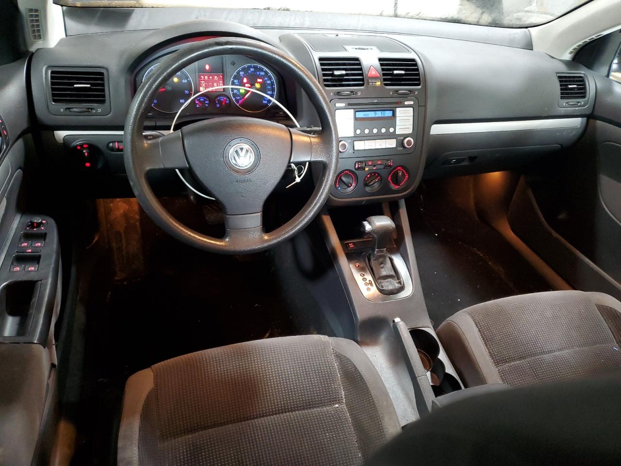 2009 Volkswagen Jetta - Image 8