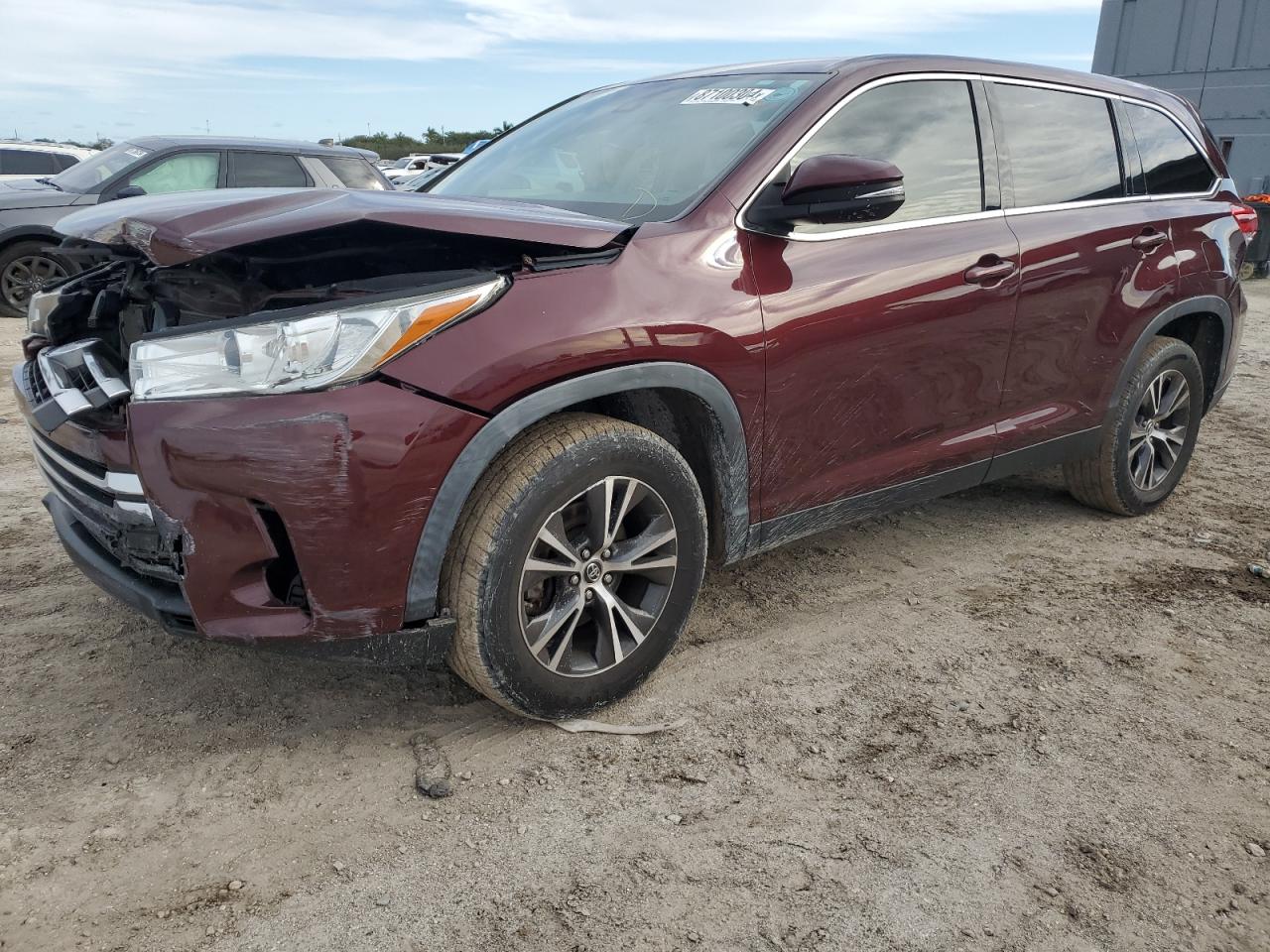 5TDZARFH7KS056815 2019 TOYOTA HIGHLANDER - Image 1