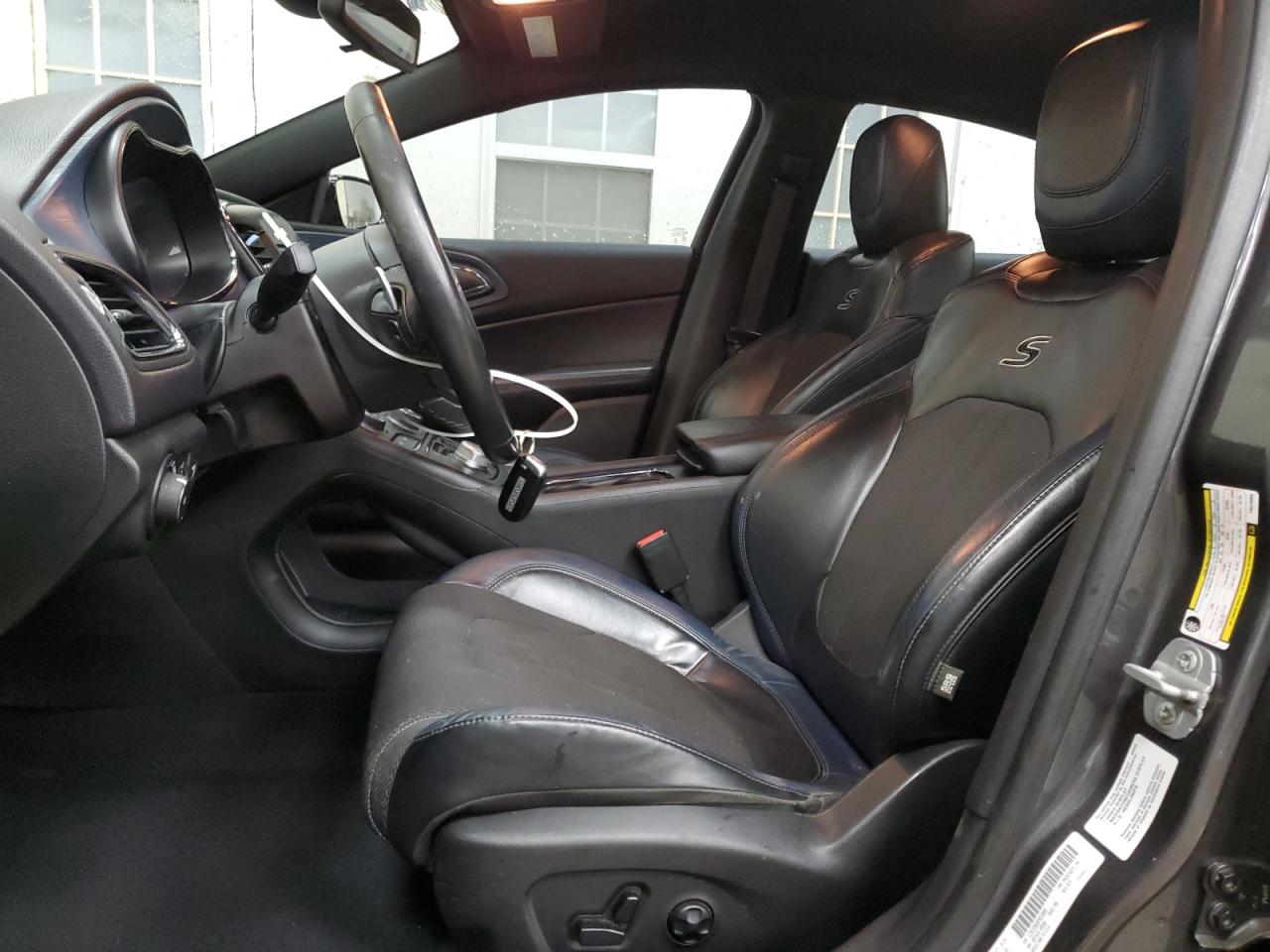2015 Chrysler 200 - Image 7
