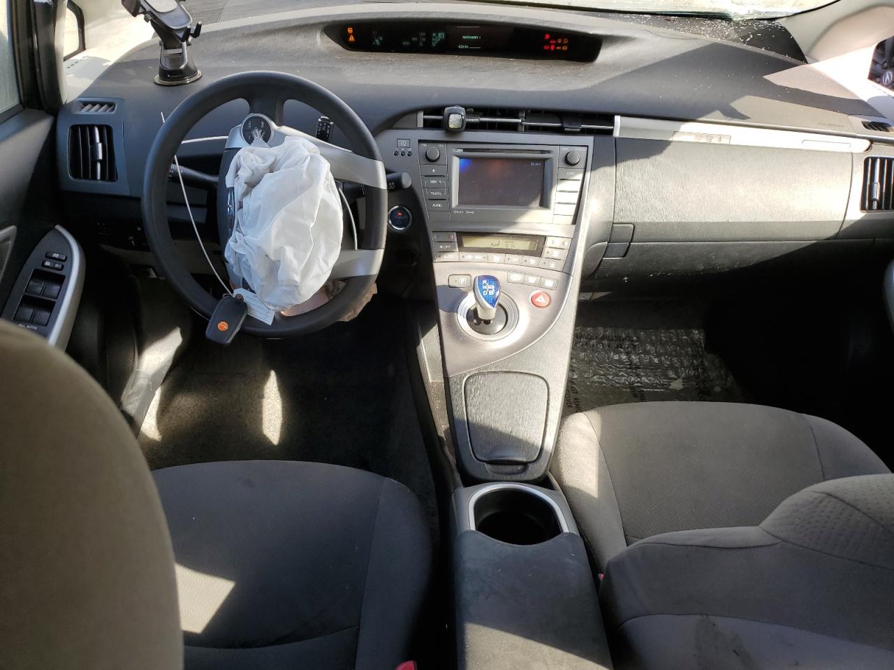 2013 Toyota Prius - Image 8