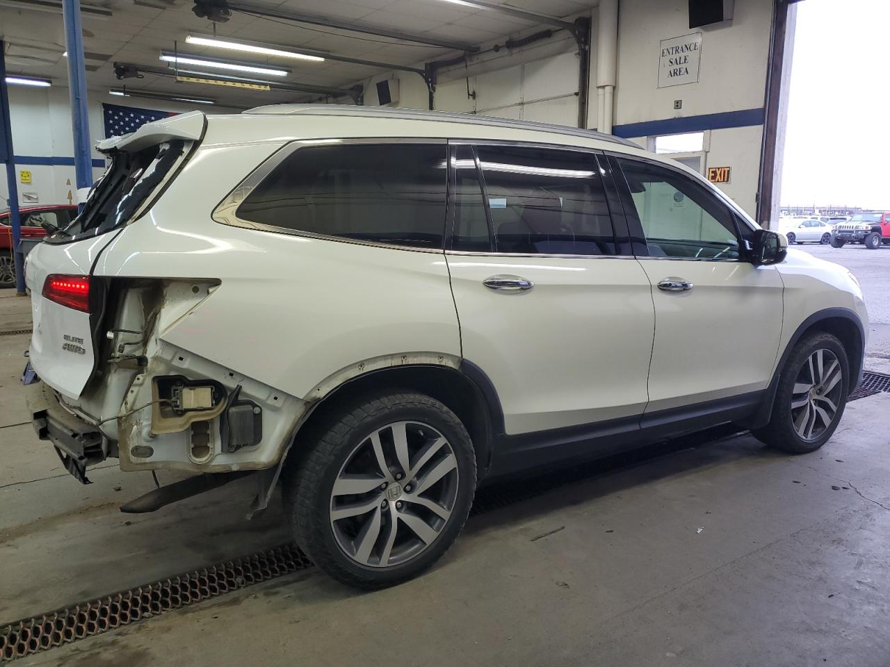 2017 Honda Pilot - Image 3