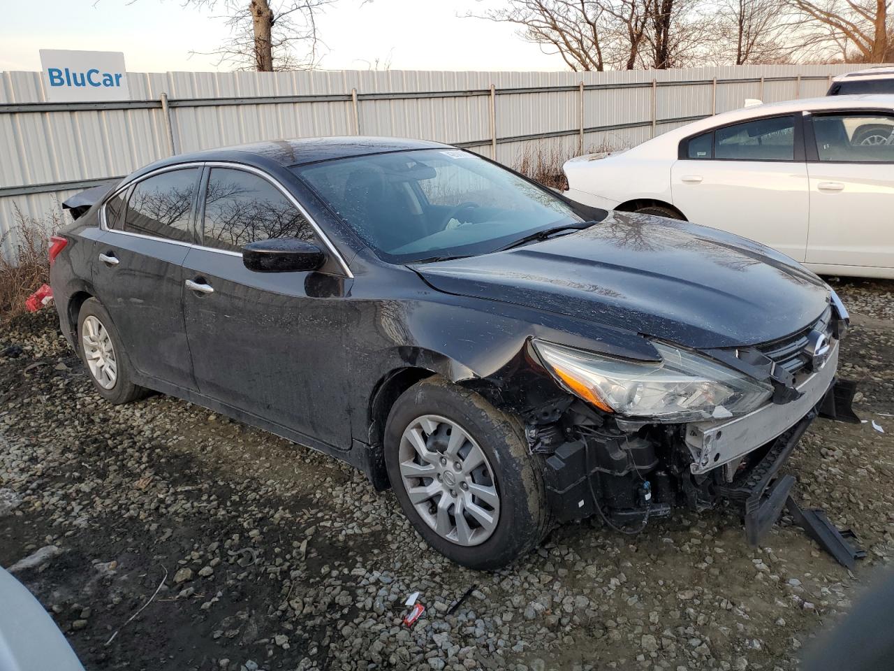 2017 Nissan Altima - Image 4
