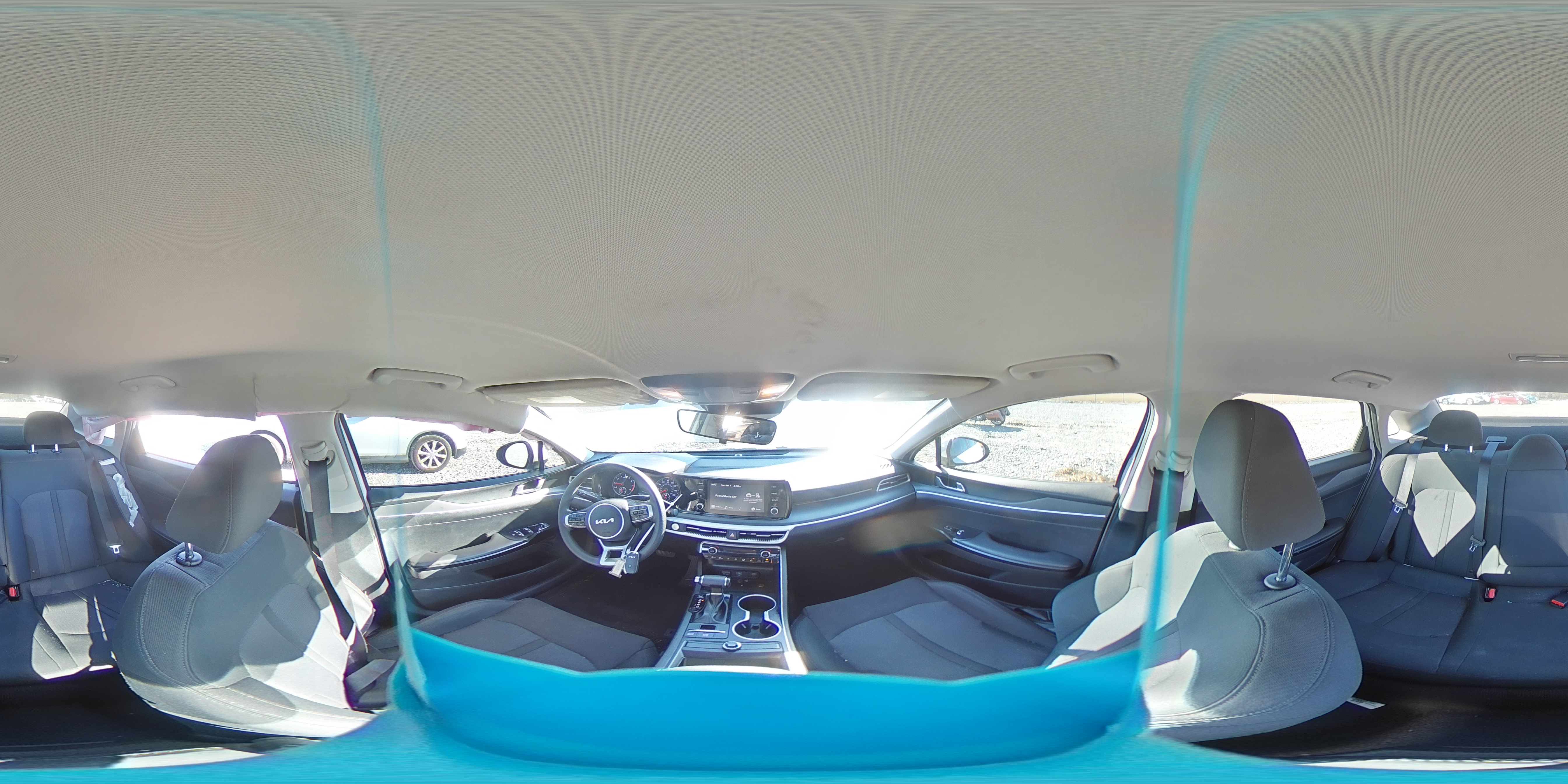 2022 Kia K5 - Image 13