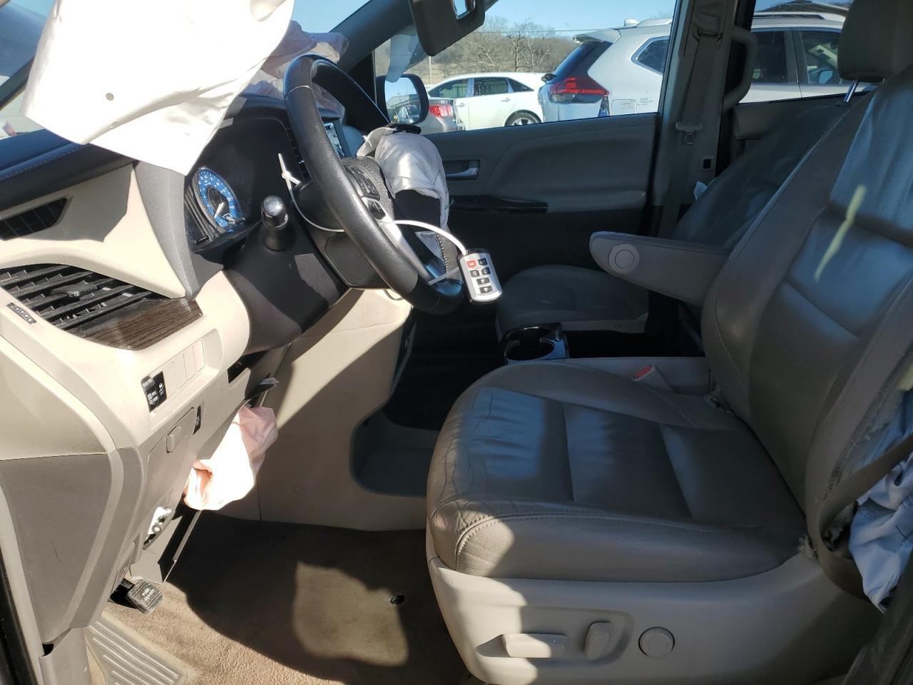2018 Toyota Sienna - Image 7