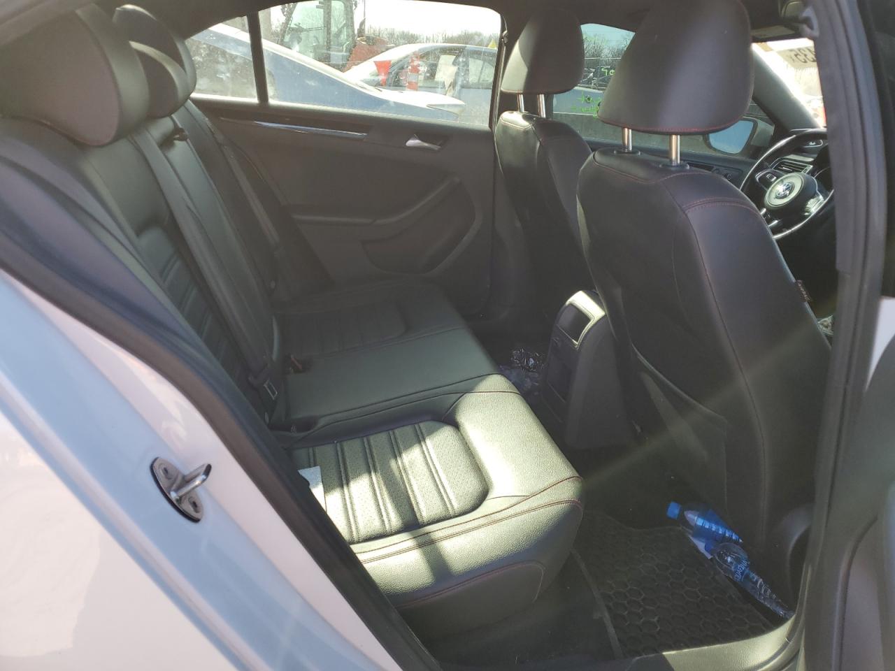 2016 Volkswagen Jetta - Image 10