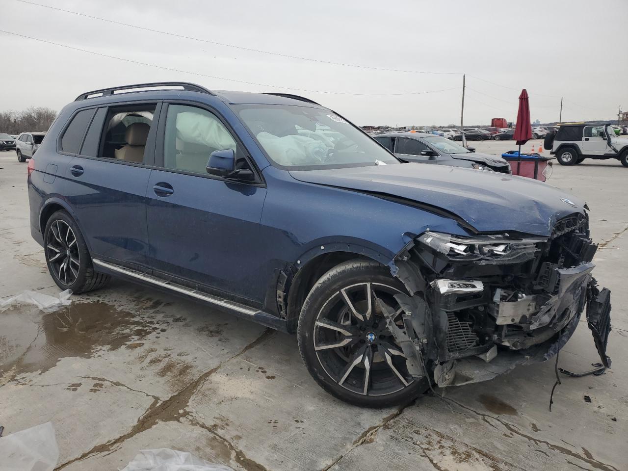 2022 BMW X7 - Image 4