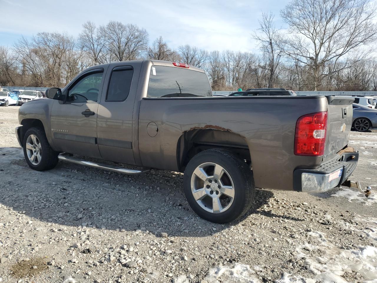 2007 Chevrolet Silverado - Image 2