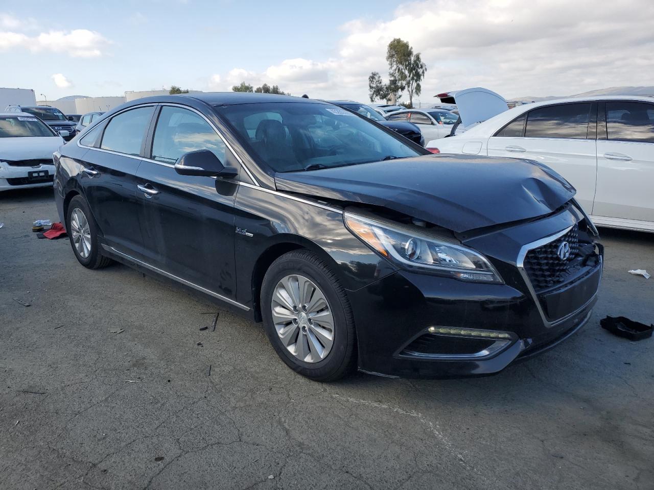 2017 Hyundai Sonata - Image 4