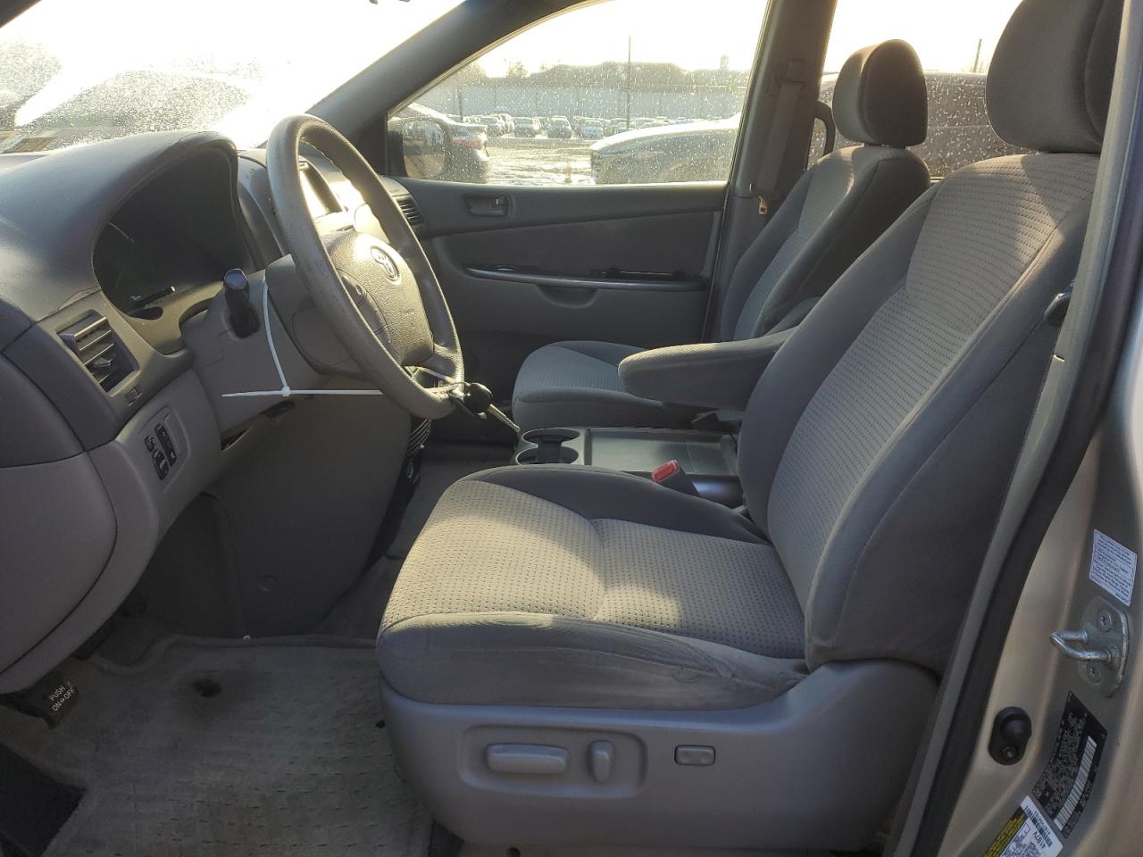 2006 Toyota Sienna - Image 7