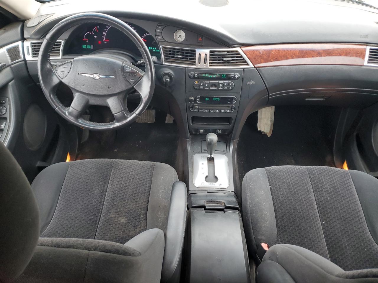 2005 Chrysler Pacifica - Image 8