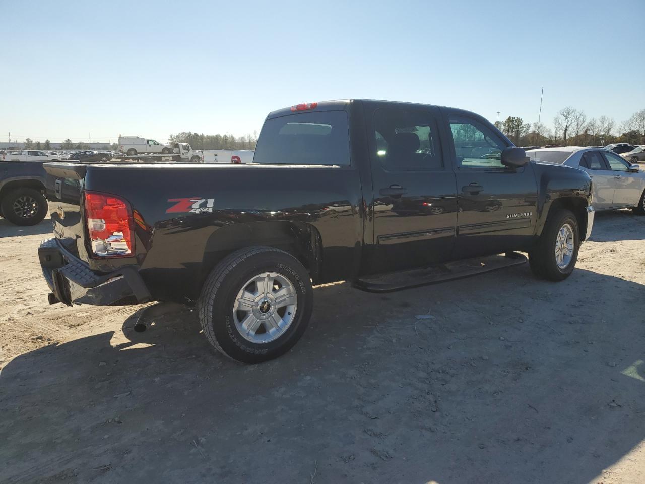 2012 Chevrolet Silverado - Image 3