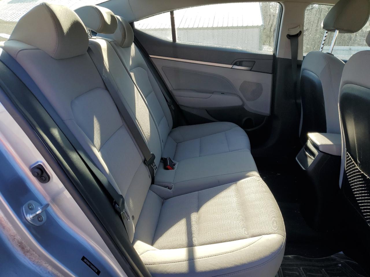 2017 Hyundai Elantra - Image 10