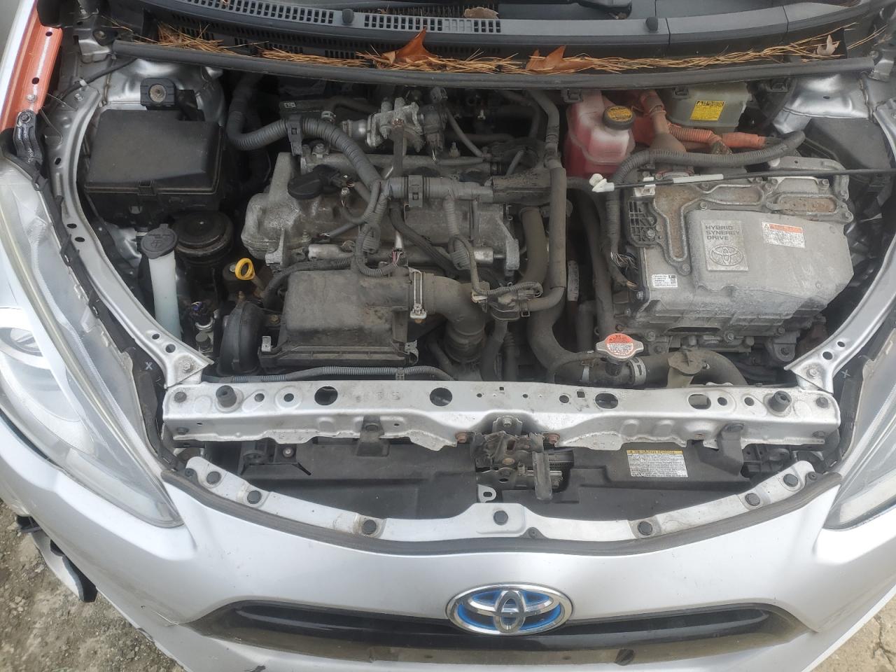 2015 Toyota Prius - Image 11