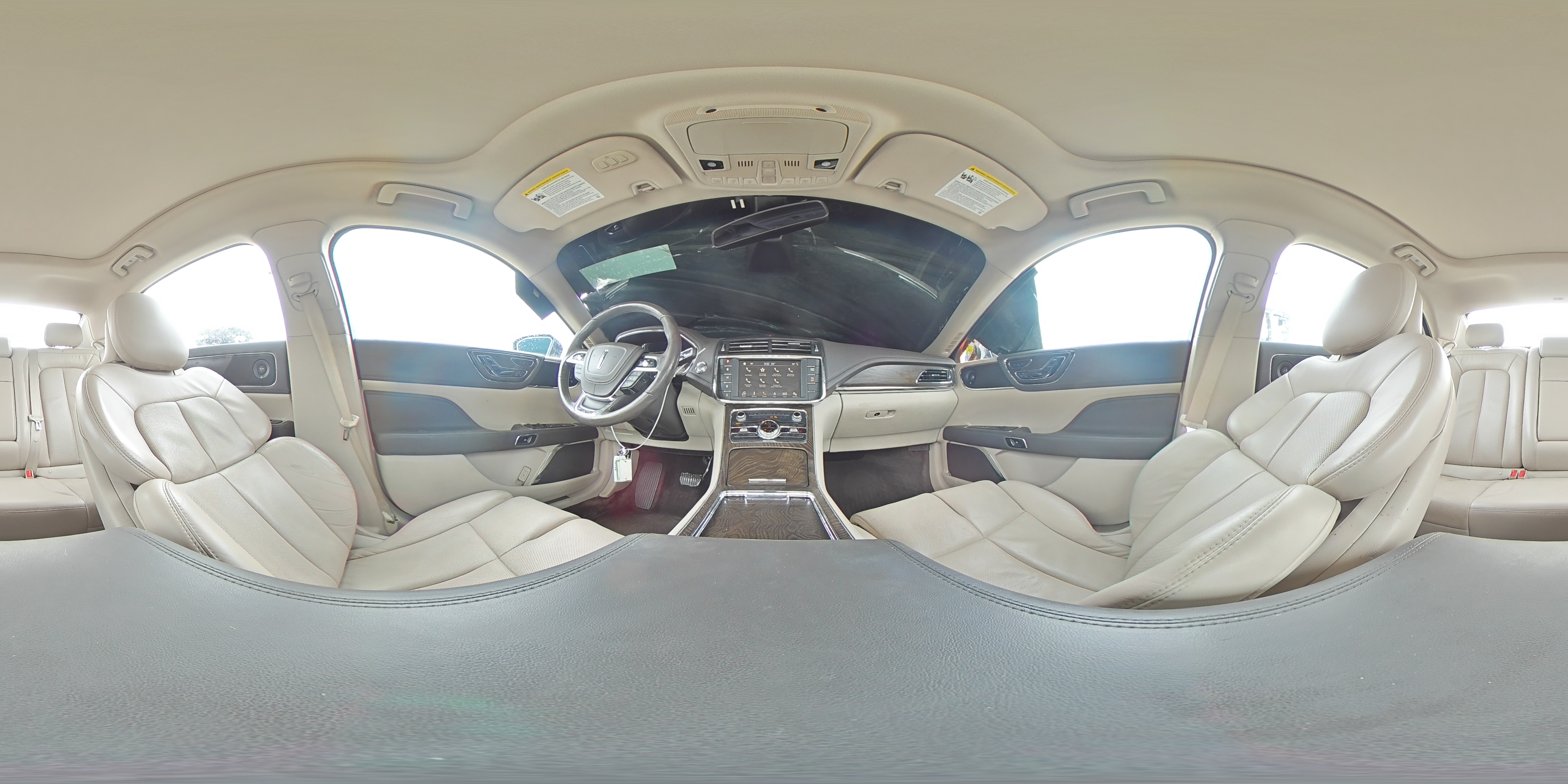 2018 Lincoln Continental - Image 15