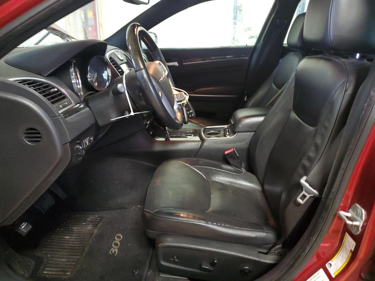 2013 Chrysler 300 - Image 7