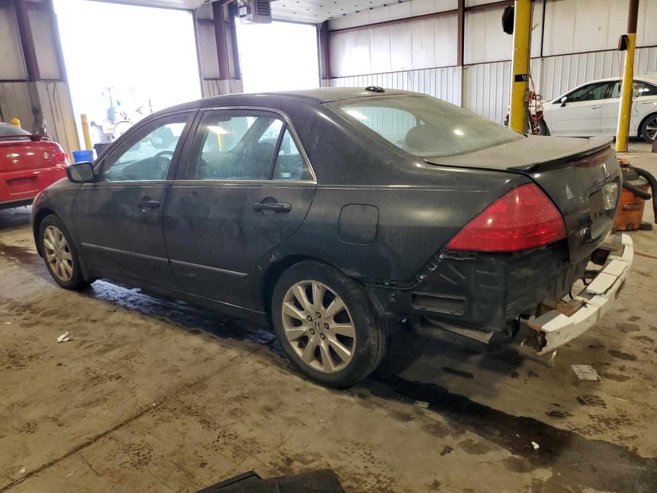 2007 Honda Accord - Image 2
