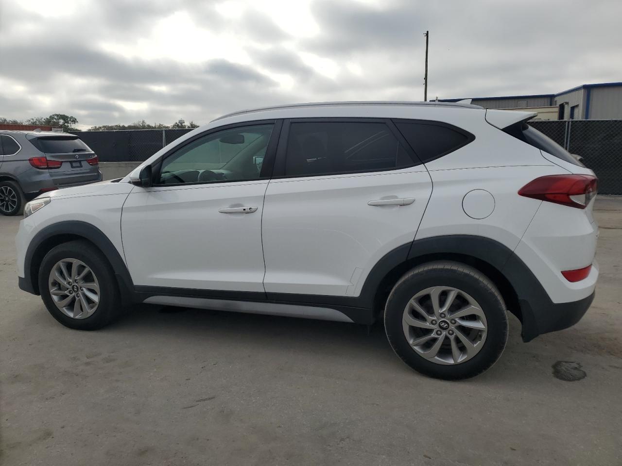 2018 Hyundai Tucson - Image 2