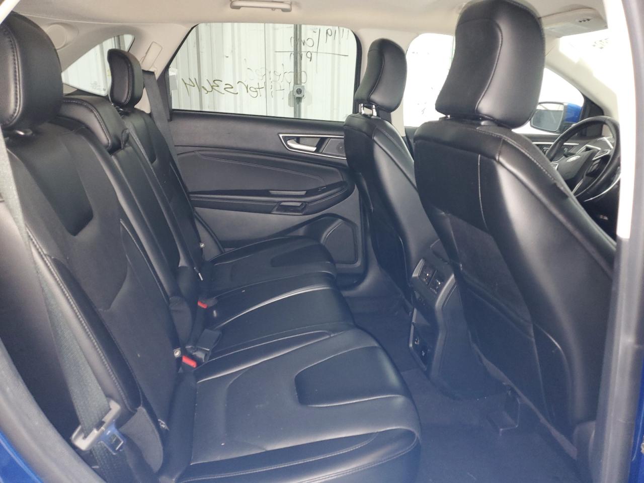 2022 Ford Edge - Image 11