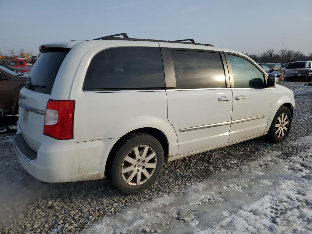 2014 Chrysler Town & Country - Image 3