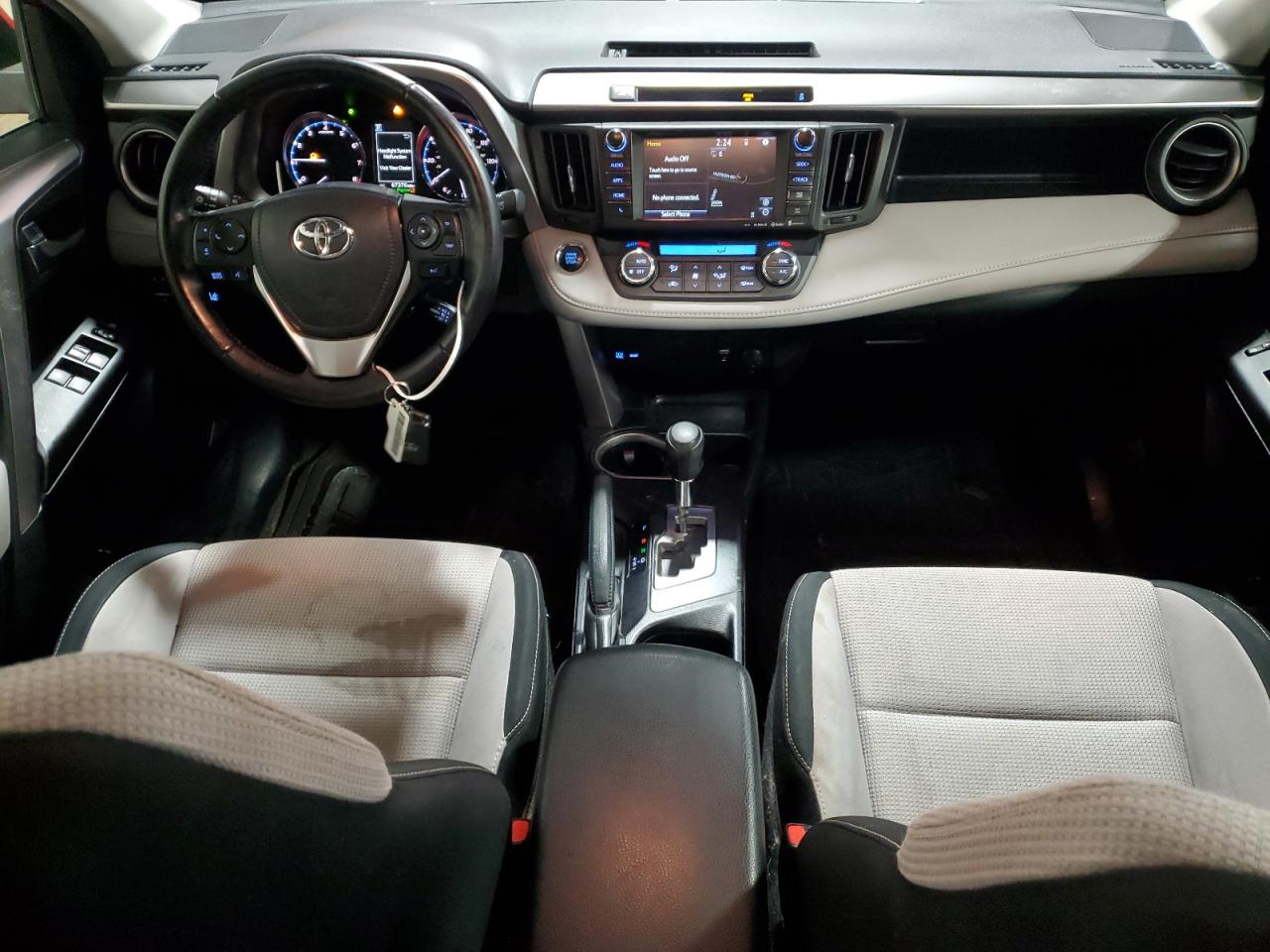 2016 Toyota RAV 4 - Image 8