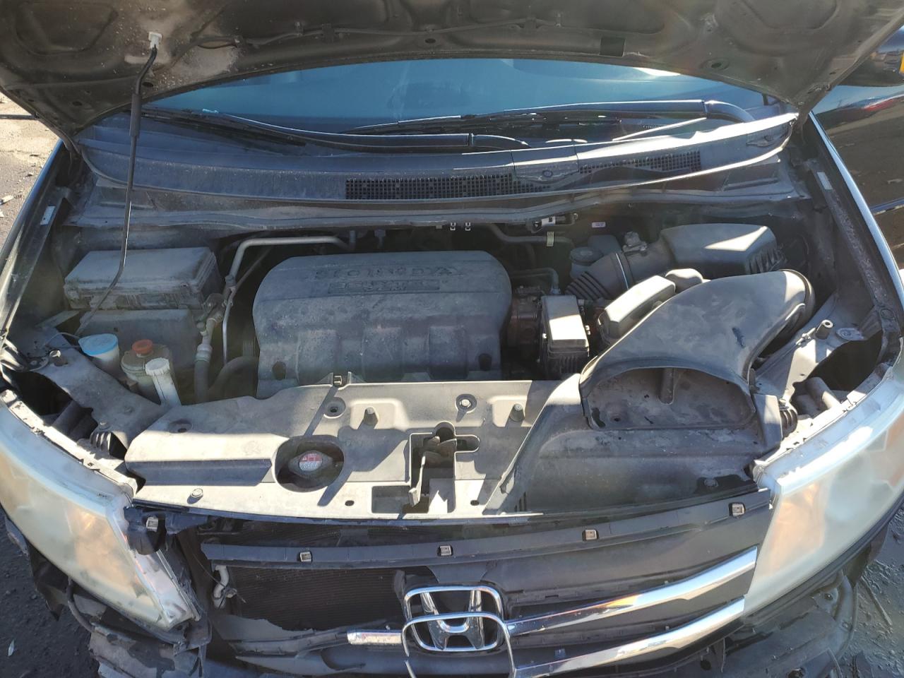 2011 Honda Odyssey - Image 12