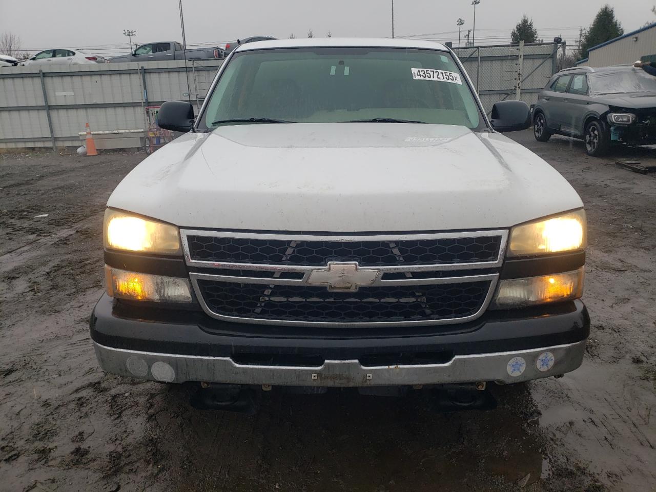 2007 Chevrolet Silverado - Image 5