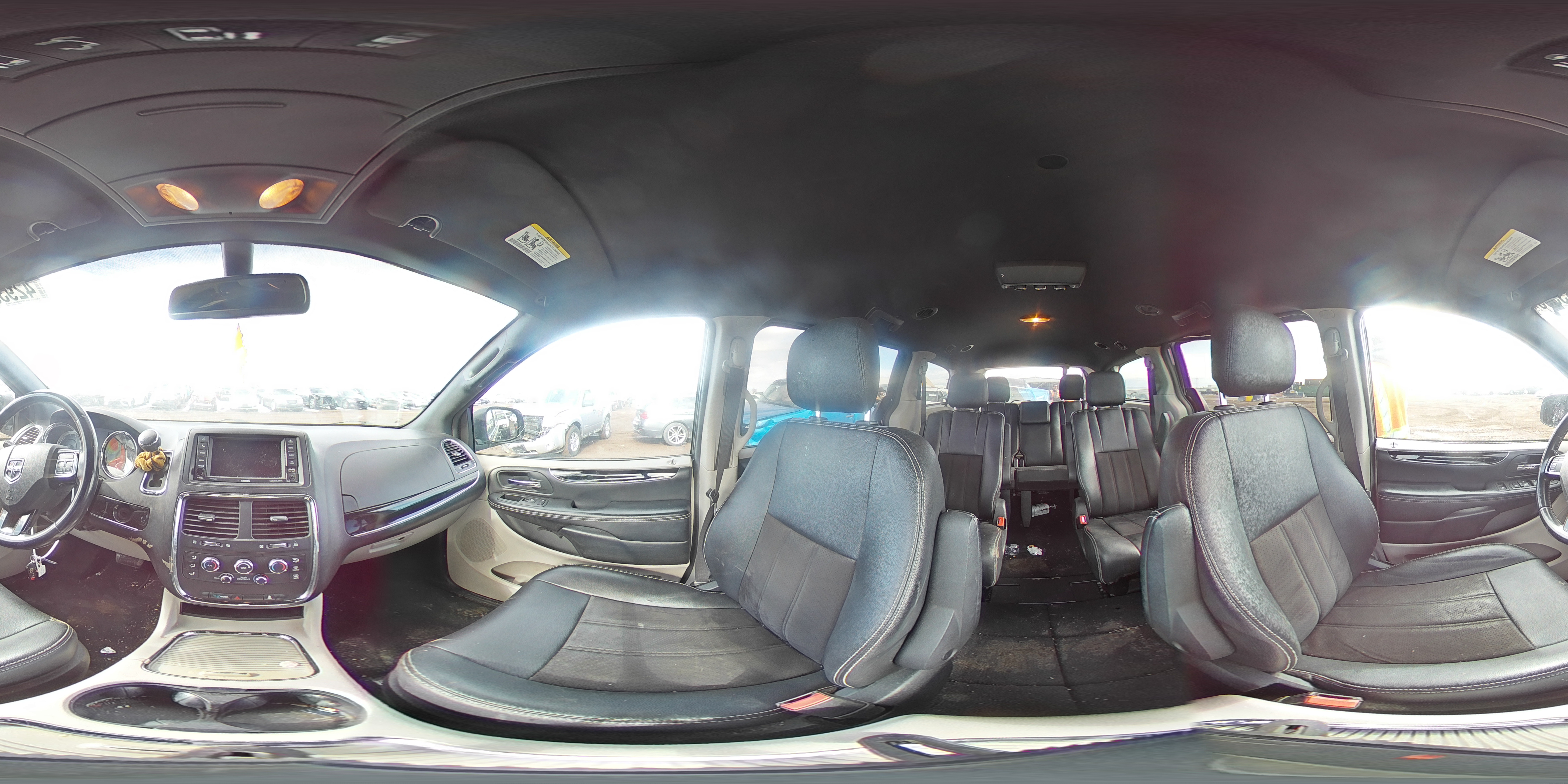 2020 Dodge Caravan - Image 13