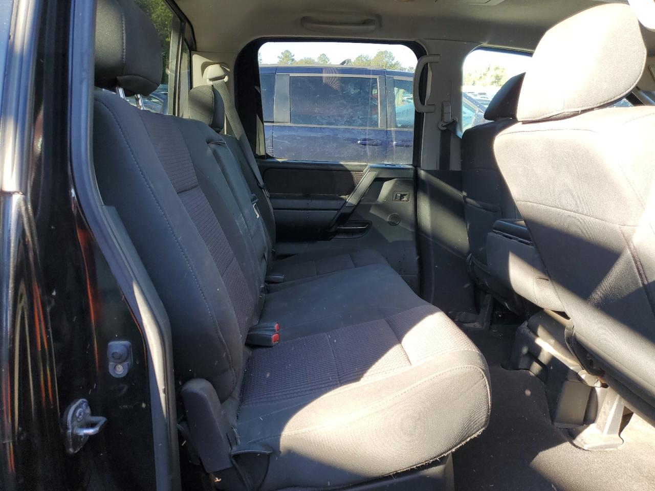 2008 Nissan Titan - Image 10