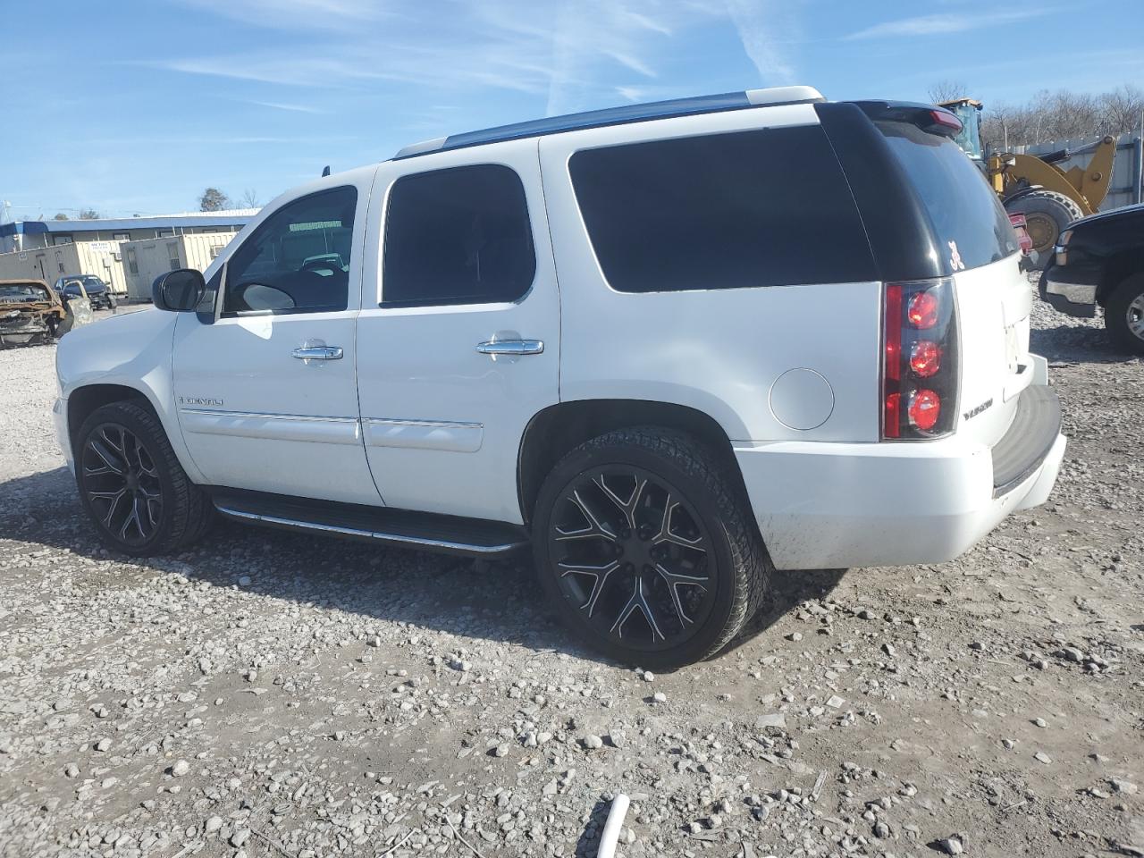 2008 GMC Yukon - Image 2