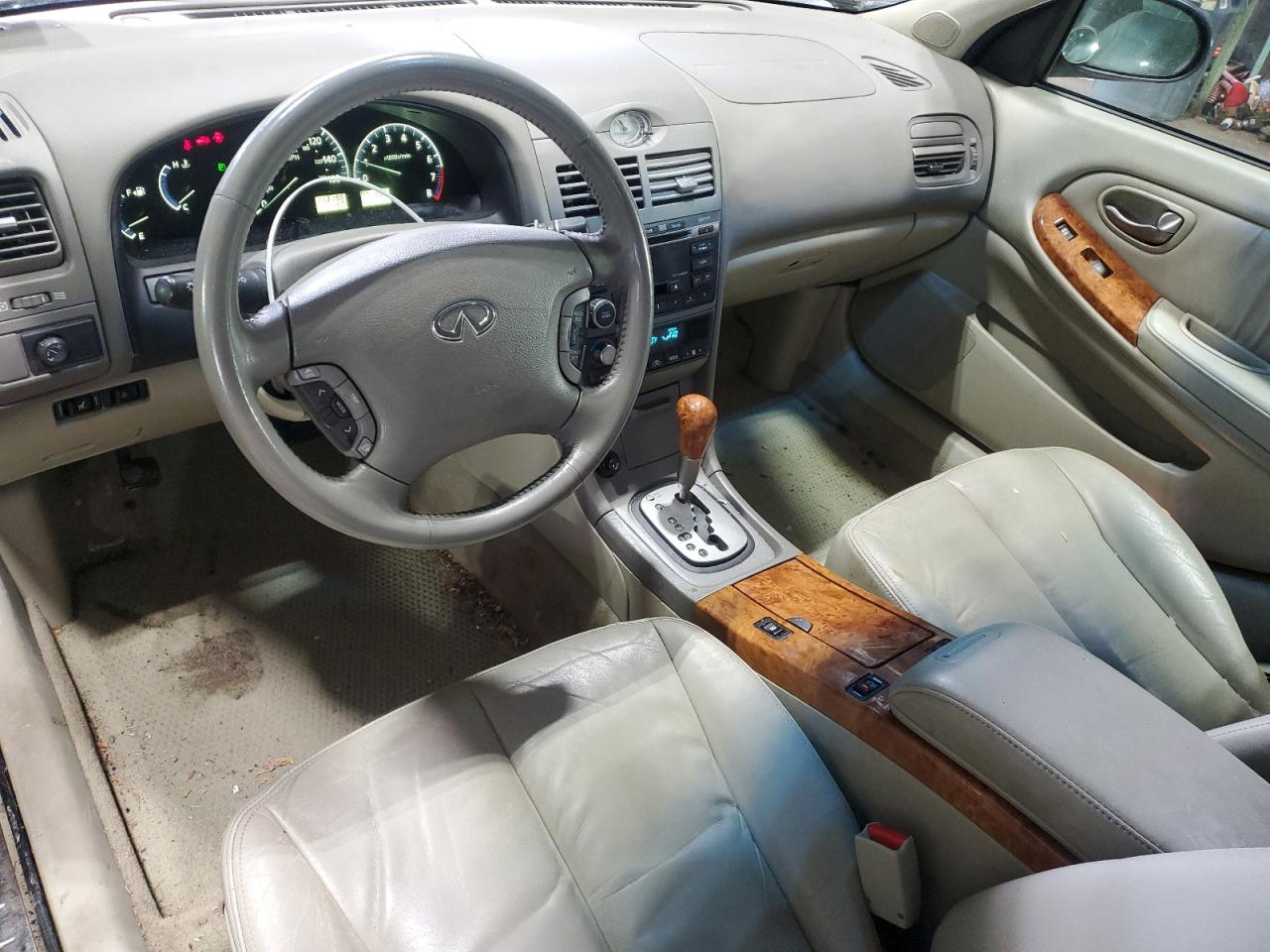 2002 Infiniti I - Image 8