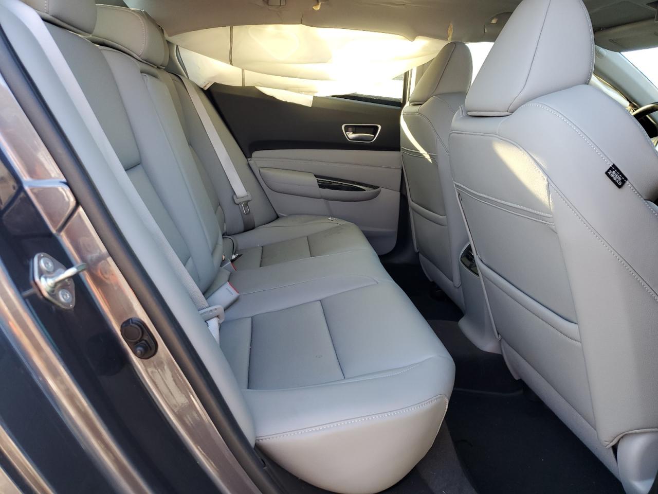 2018 Acura TLX - Image 10