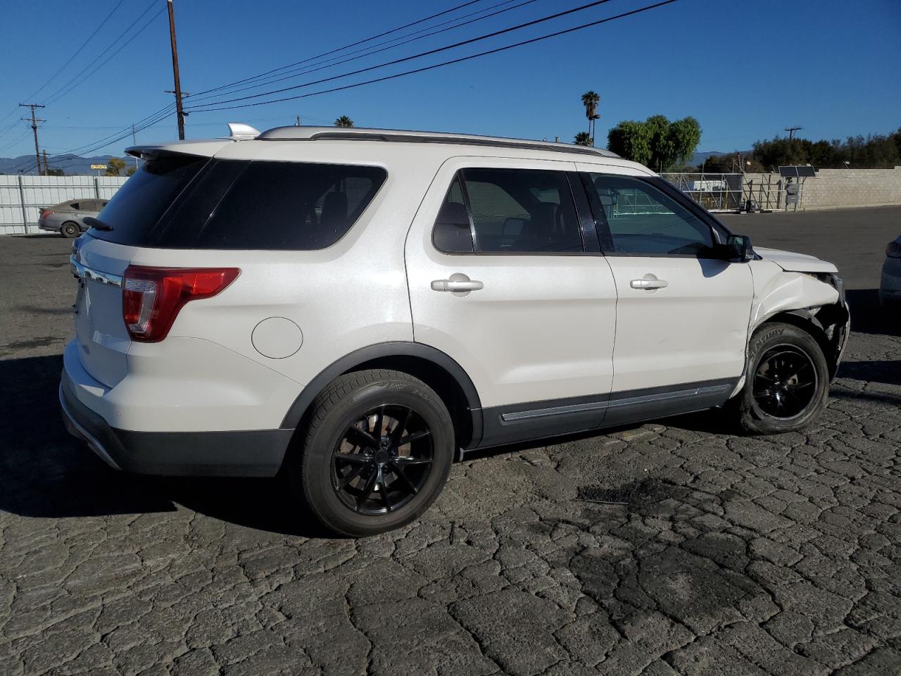 2017 Ford Explorer - Image 3