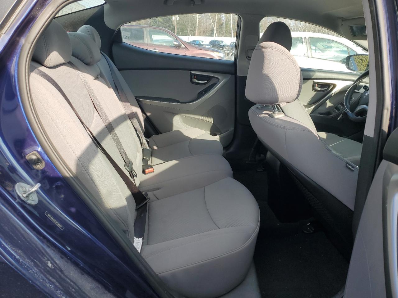 2013 Hyundai Elantra - Image 10