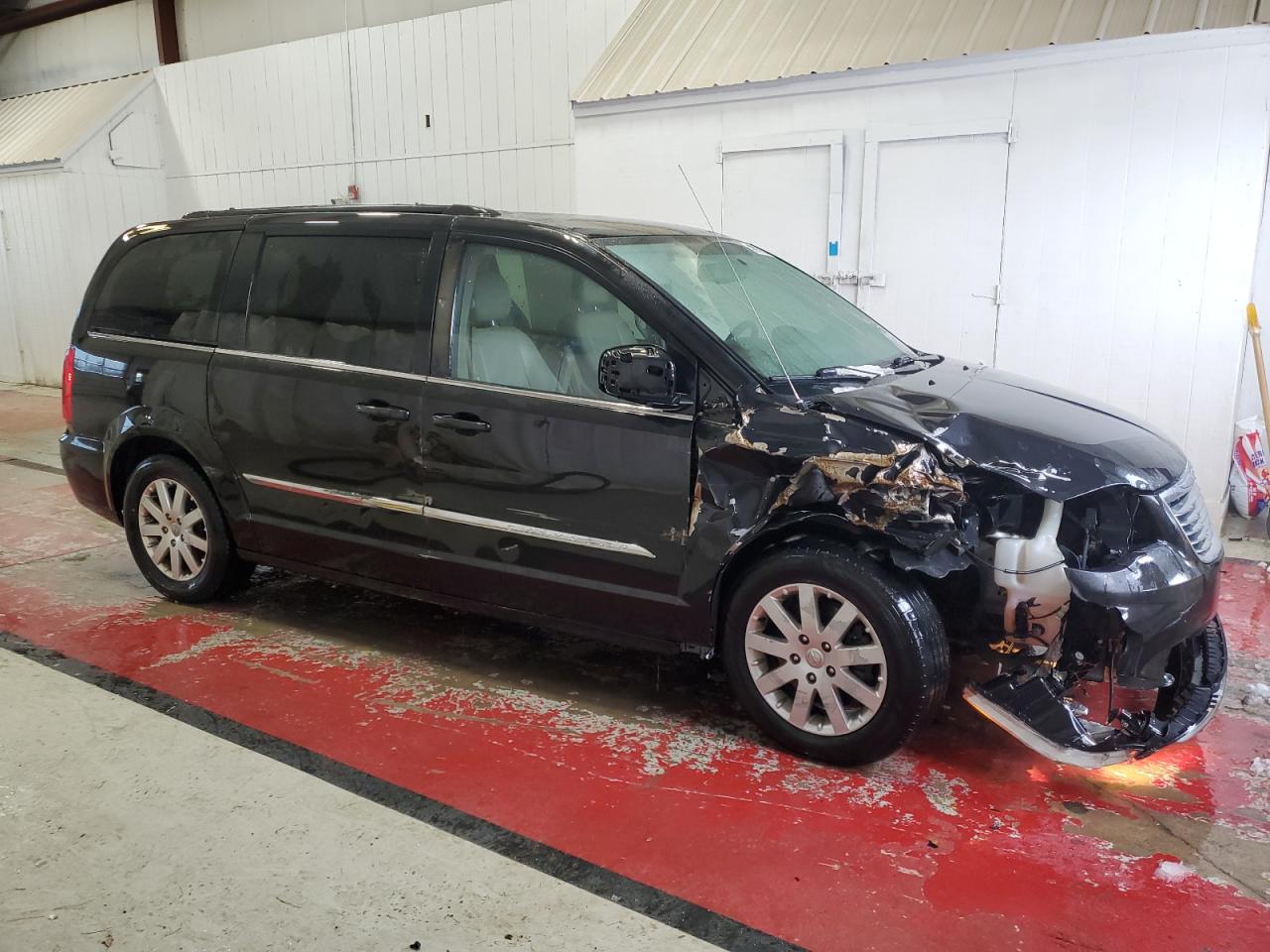 2015 Chrysler Town & Country - Image 4