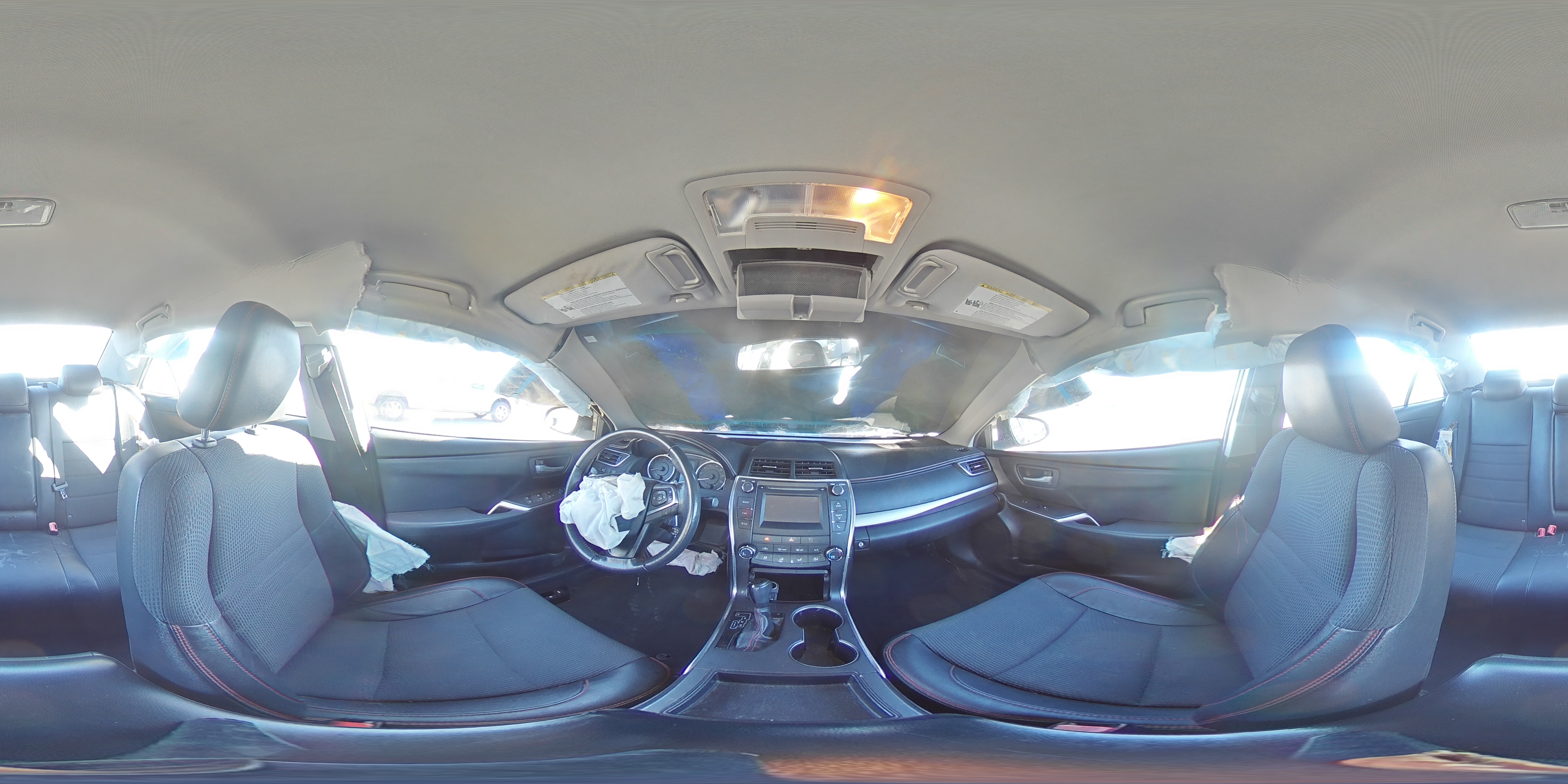 2016 Toyota Camry - Image 15