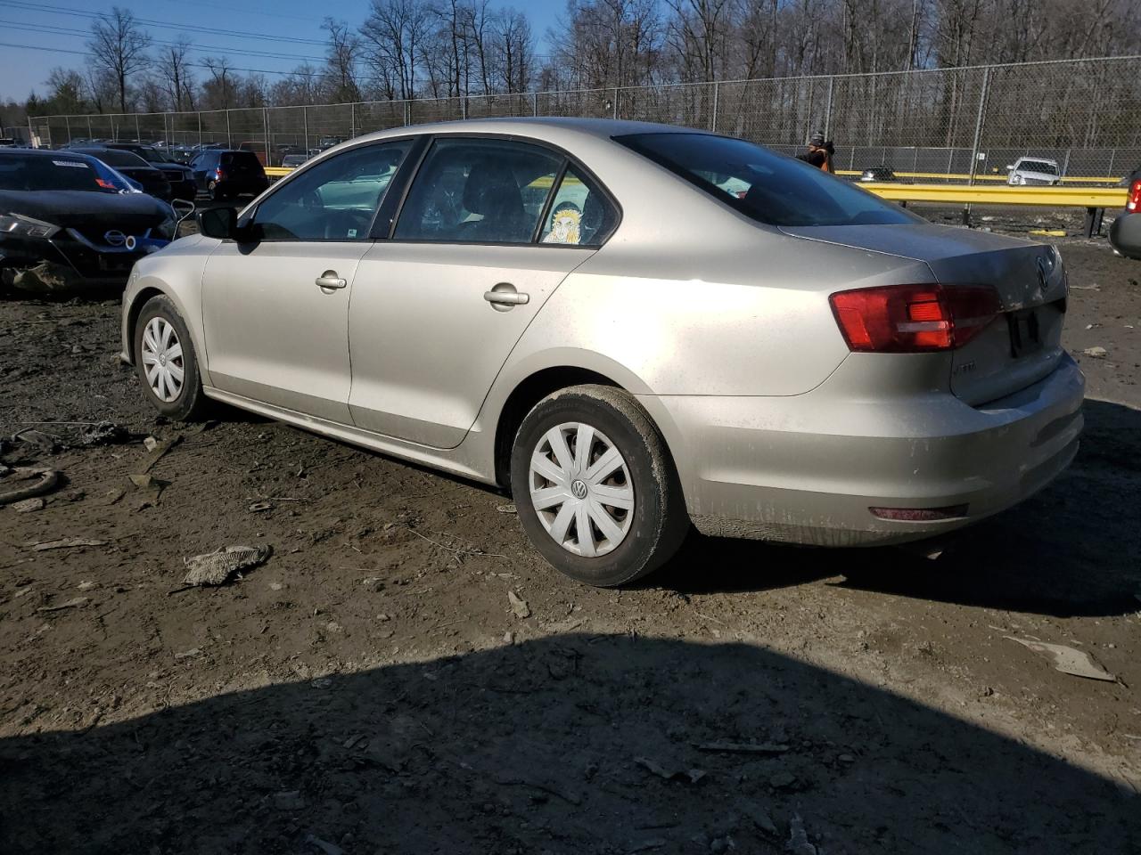 2015 Volkswagen Jetta - Image 2