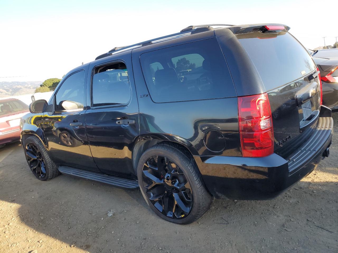 2007 Chevrolet Tahoe - Image 2