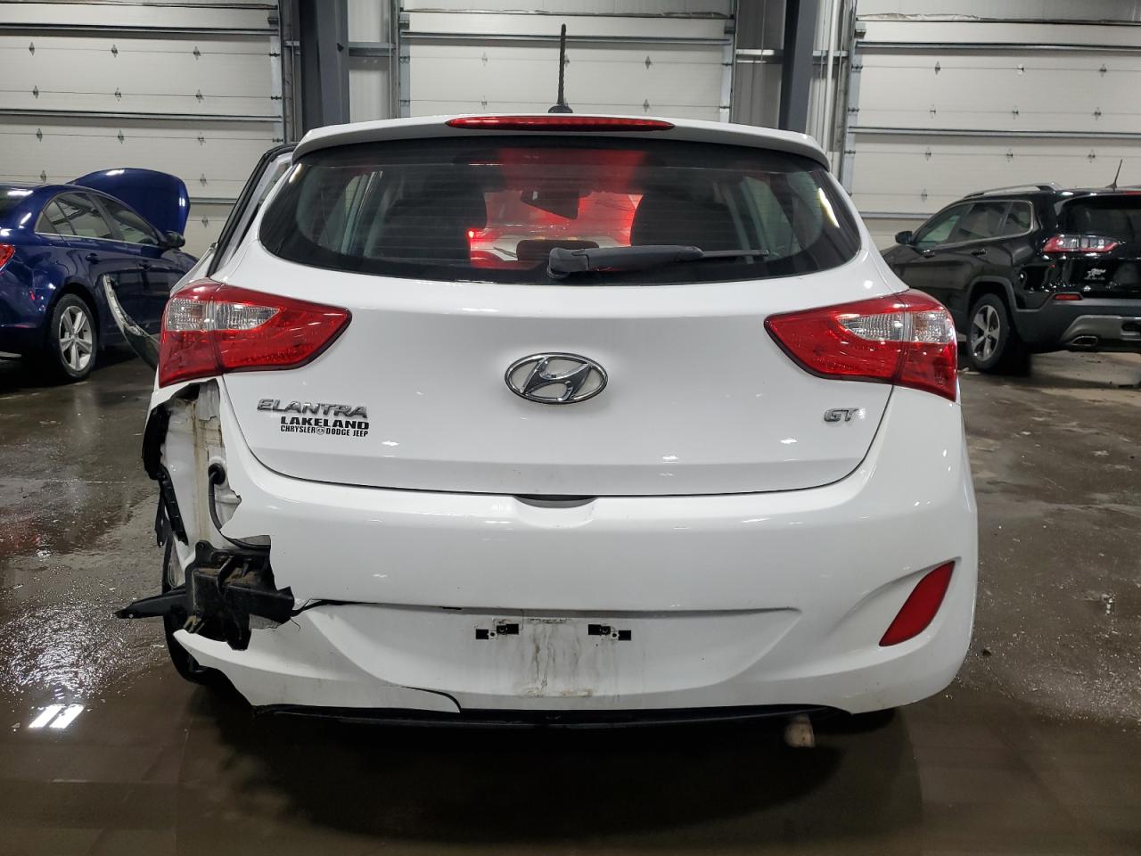 2017 Hyundai Elantra - Image 6