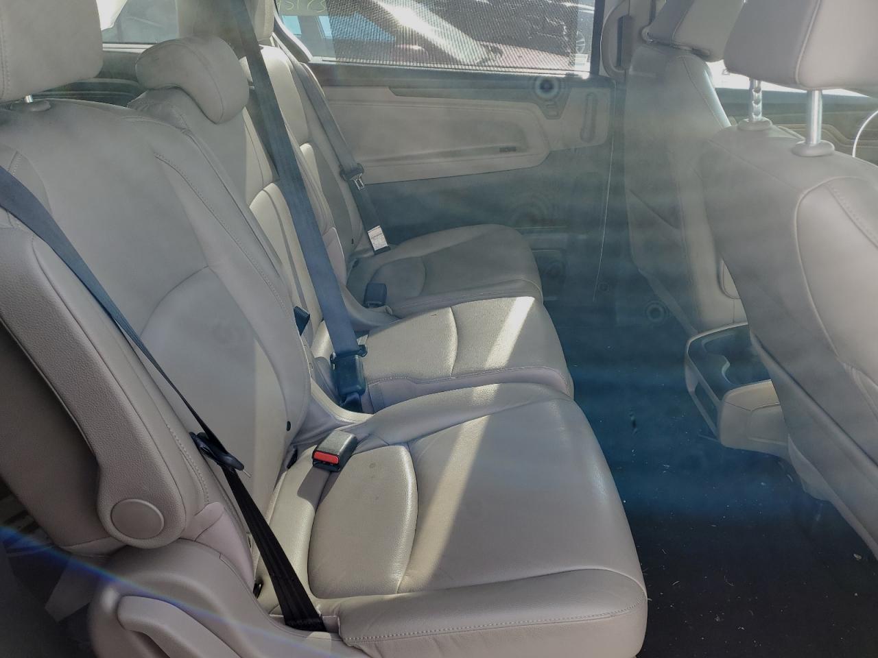 2018 Honda Odyssey - Image 11