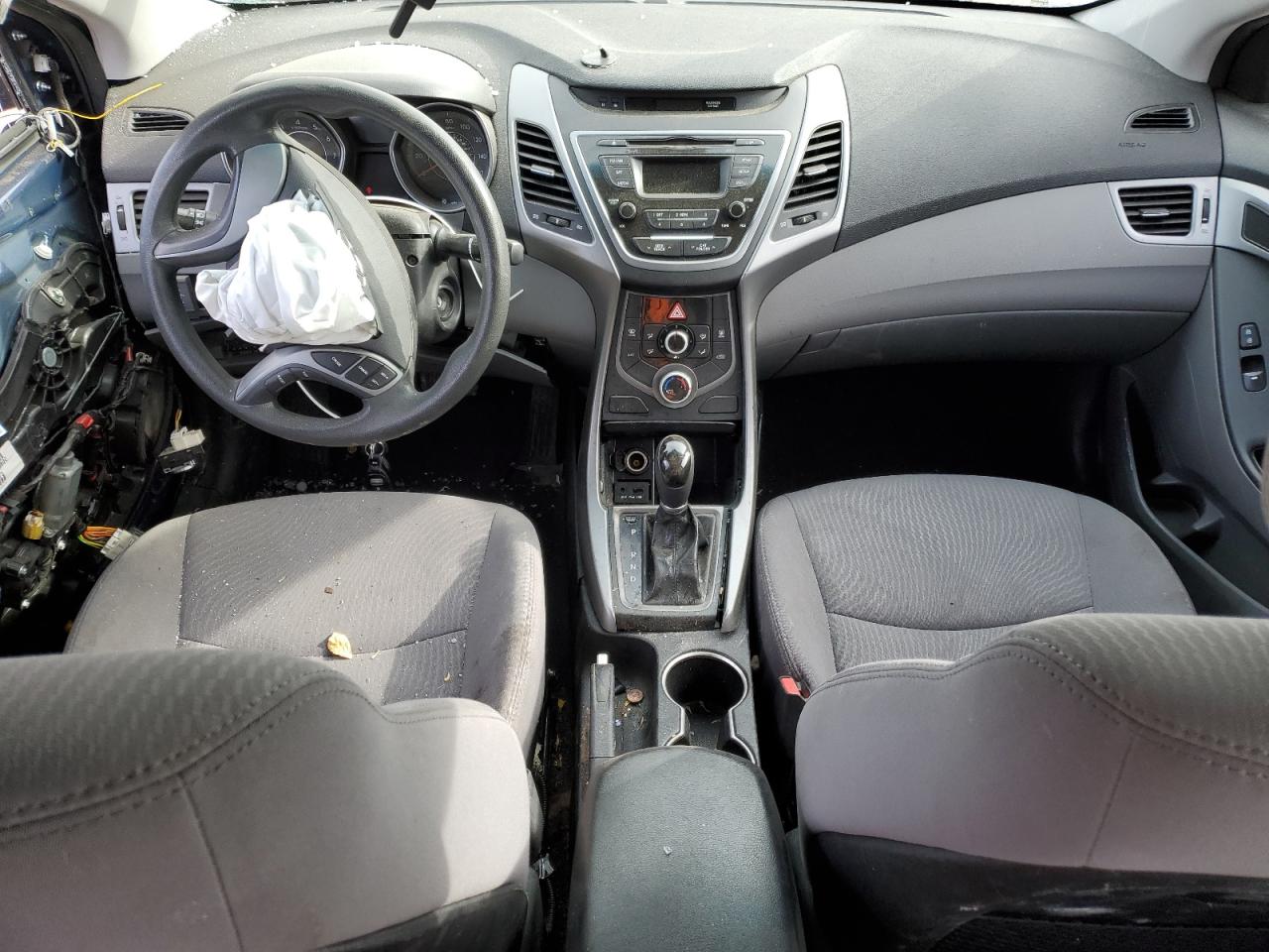 2016 Hyundai Elantra - Image 8